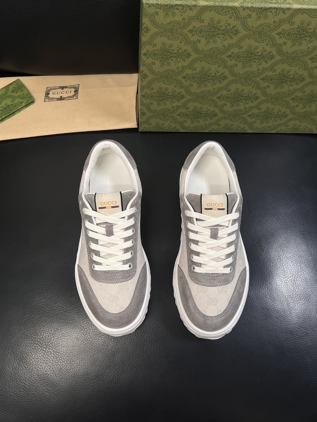 Gucci 高品质  顶级工艺品  古奇  专柜新款原厂配置，意大利进口牛皮面料，进口牛皮内里垫，透气舒