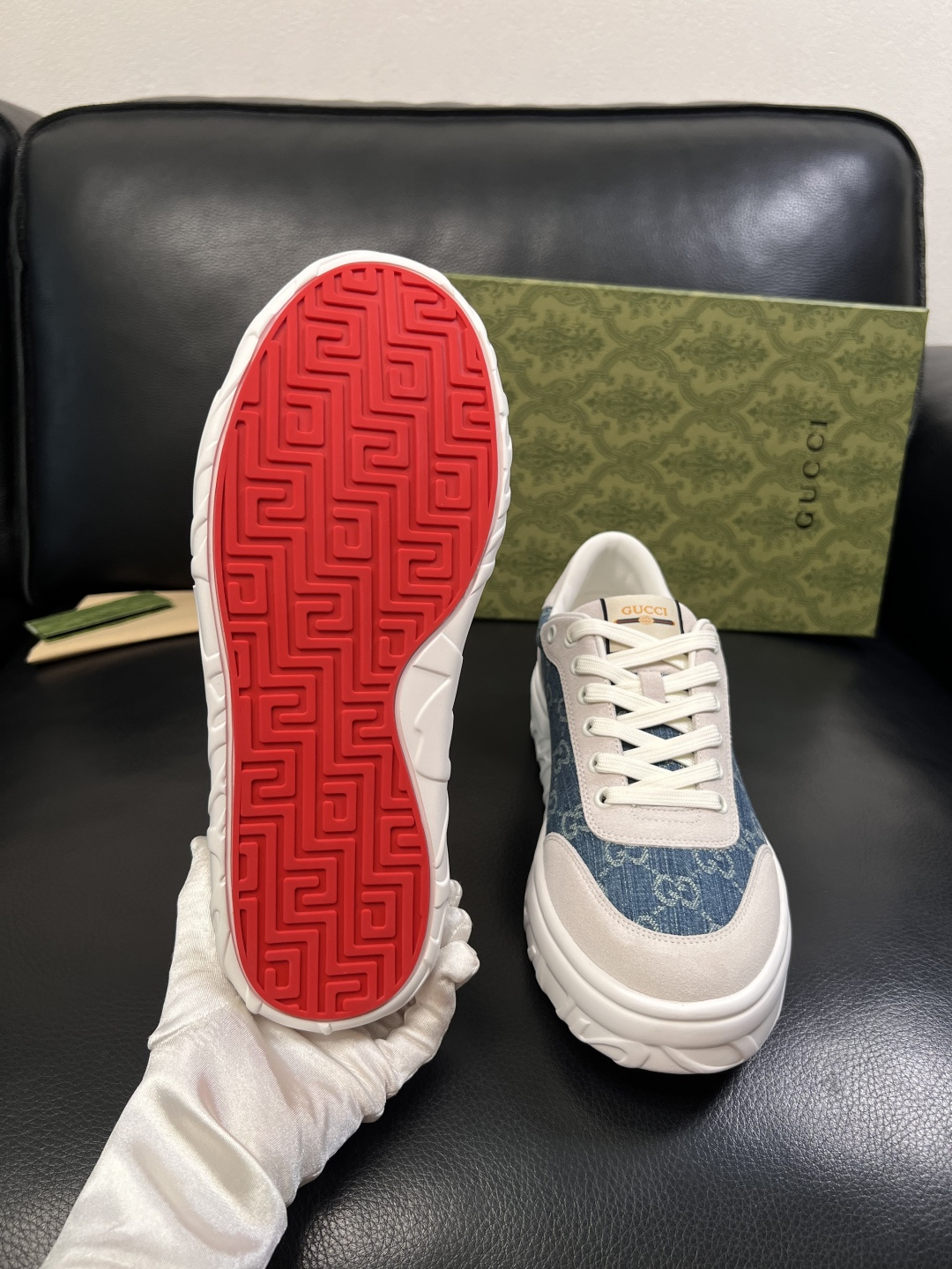 Gucci 高品质  顶级工艺品  古奇  专柜新款原厂配置，意大利进口牛皮面料，进口牛皮内里垫，透气舒