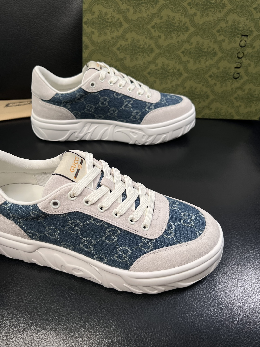 Gucci 高品质  顶级工艺品  古奇  专柜新款原厂配置，意大利进口牛皮面料，进口牛皮内里垫，透气舒