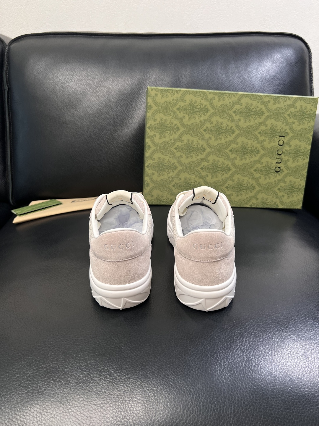 Gucci 高品质  顶级工艺品  古奇  专柜新款原厂配置，意大利进口牛皮面料，进口牛皮内里垫，透气舒
