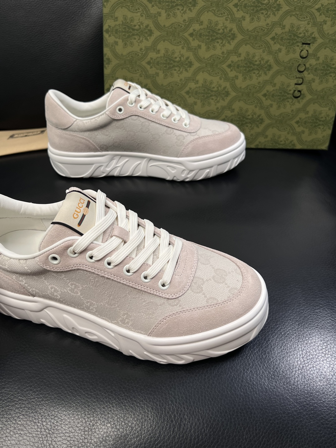 Gucci 高品质  顶级工艺品  古奇  专柜新款原厂配置，意大利进口牛皮面料，进口牛皮内里垫，透气舒