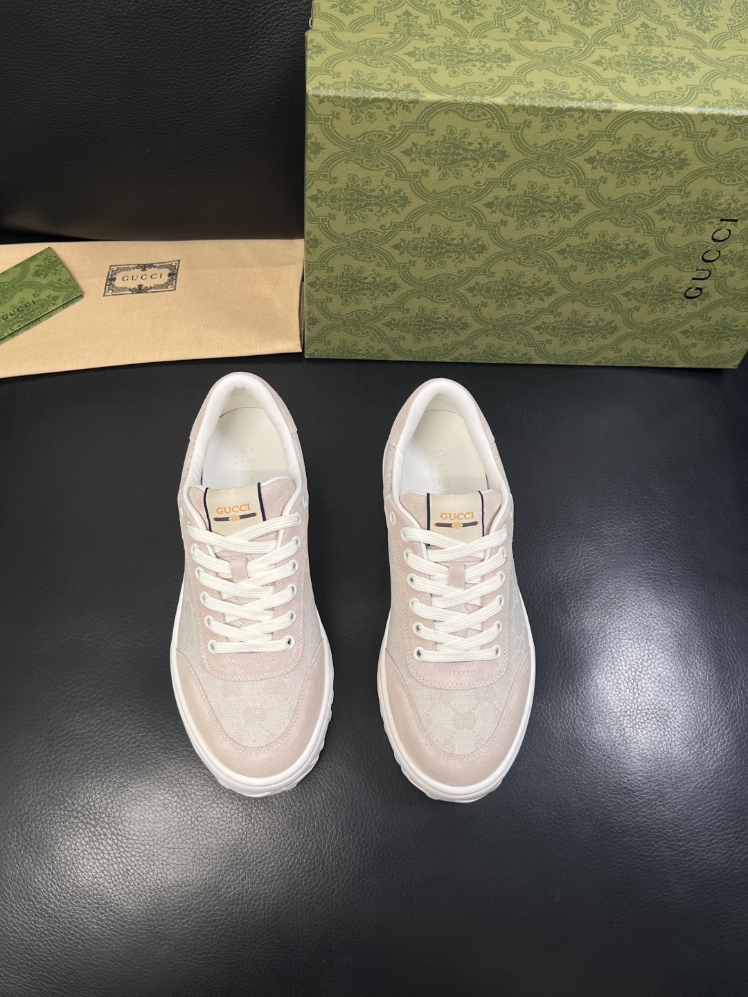 Gucci 高品质  顶级工艺品  古奇  专柜新款原厂配置，意大利进口牛皮面料，进口牛皮内里垫，透气舒