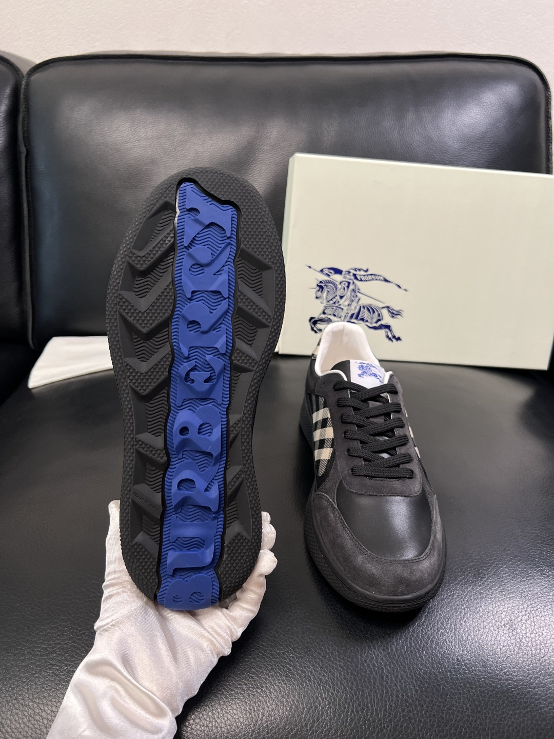 BURBERRY  顶级工艺品 巴宝莉 专柜同步，原厂配置意大利进口牛皮面料，高品质复杂拼接工艺，进口牛