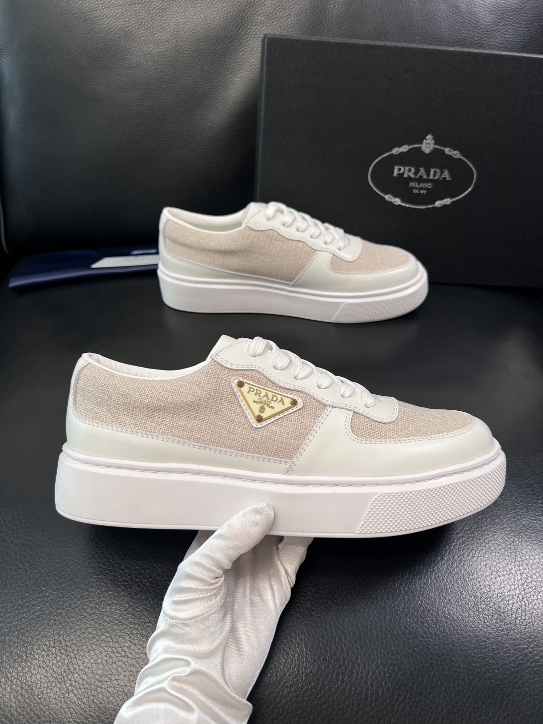 Prada  顶级工艺品，普拉达 专柜同步，原厂配置意大利进口牛皮拼布面料，进口牛皮内里垫，透气舒适，鞋