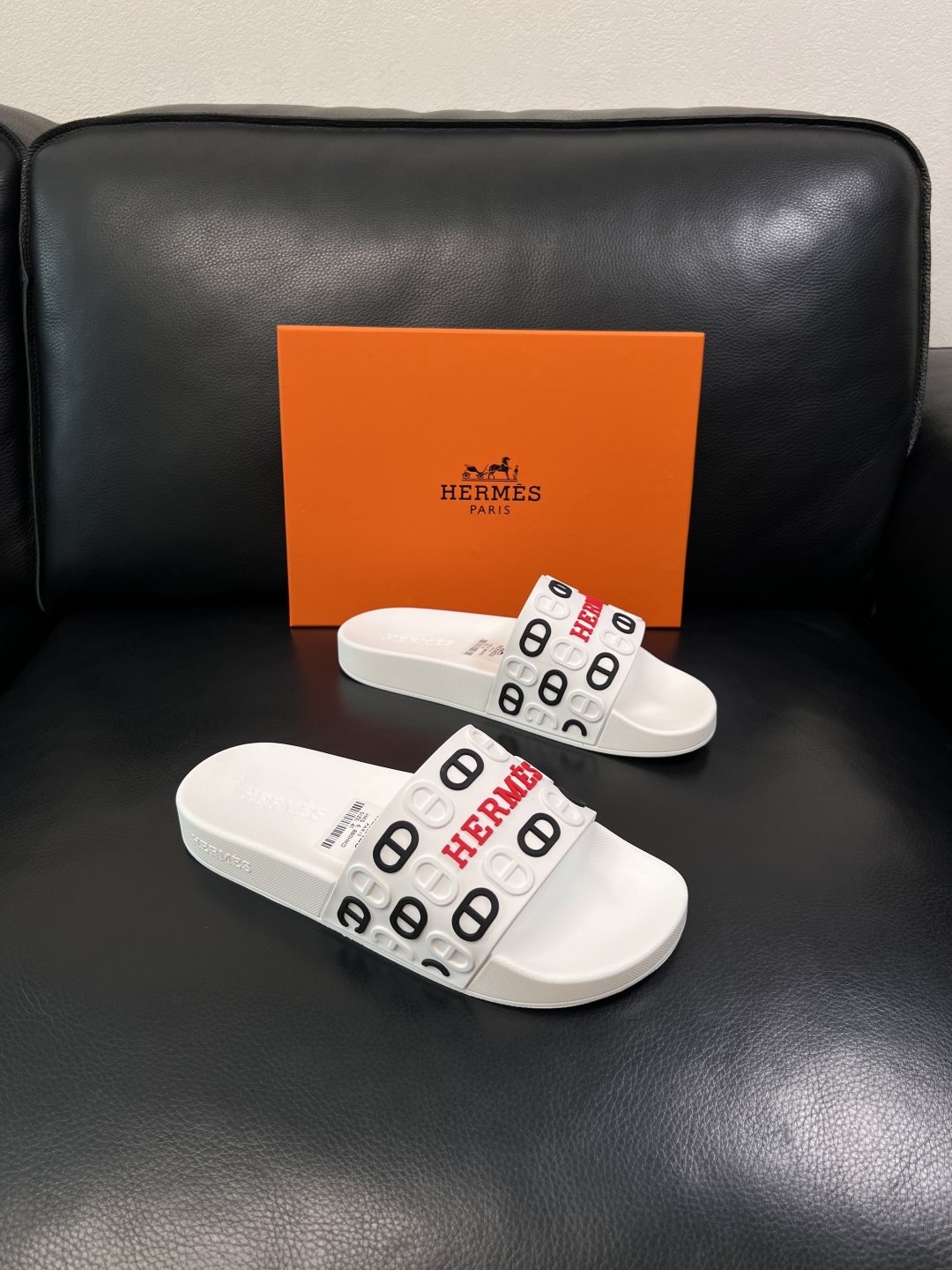 Hermes  高品质  顶级工艺品  爱马仕 拖鞋专柜同步发售原厂配置，意大利进口原版面料，高品质拼接