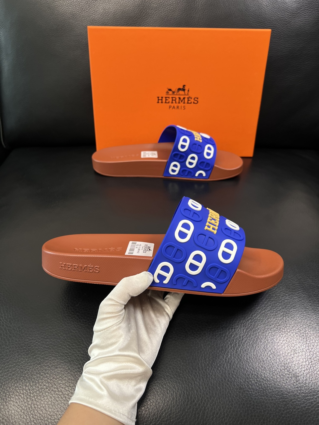Hermes  高品质  顶级工艺品  爱马仕 拖鞋专柜同步发售原厂配置，意大利进口原版面料，高品质拼接