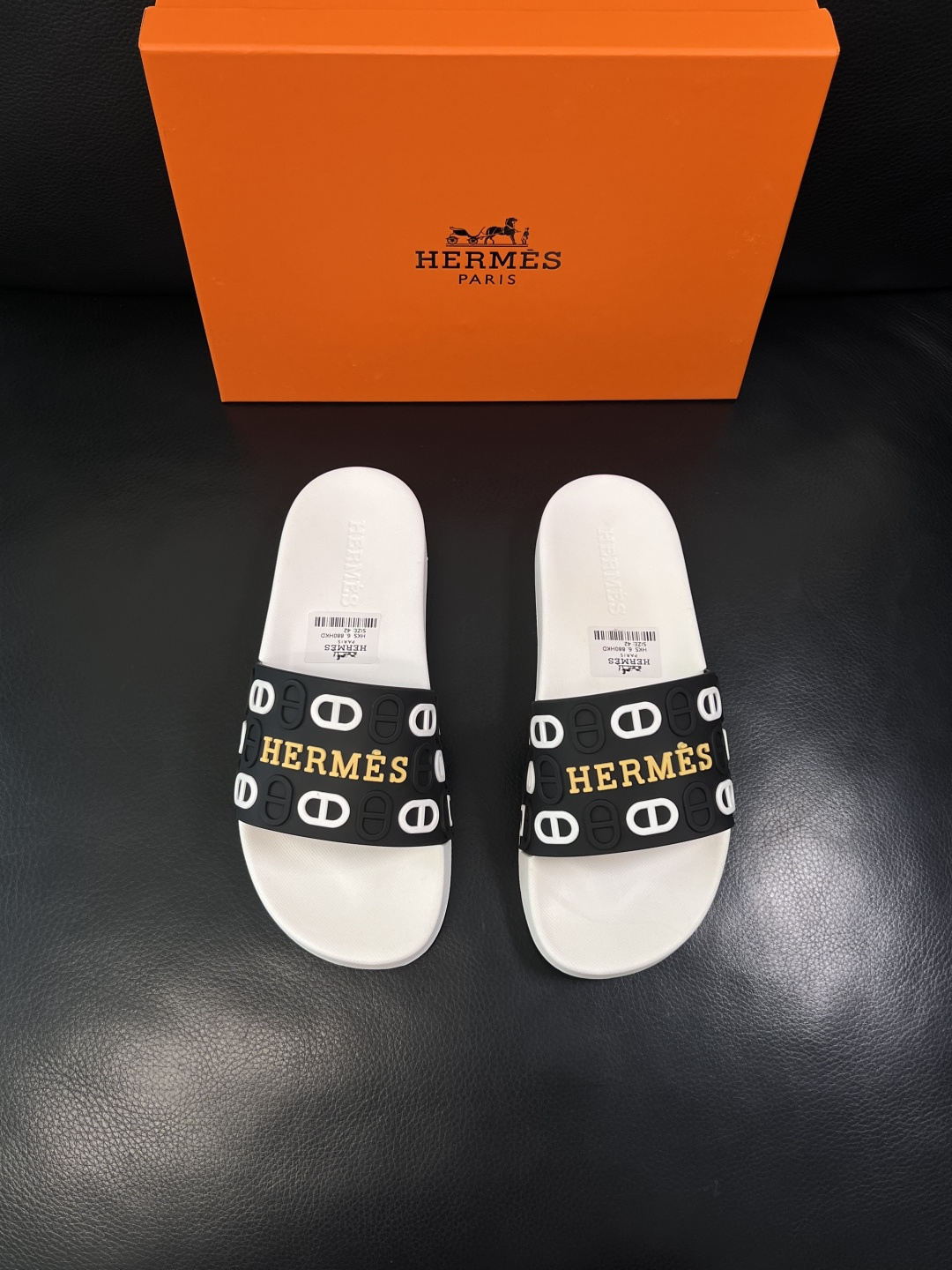 Hermes  高品质  顶级工艺品  爱马仕 拖鞋专柜同步发售原厂配置，意大利进口原版面料，高品质拼接