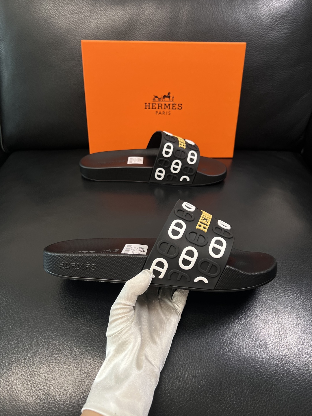Hermes  高品质  顶级工艺品  爱马仕 拖鞋专柜同步发售原厂配置，意大利进口原版面料，高品质拼接