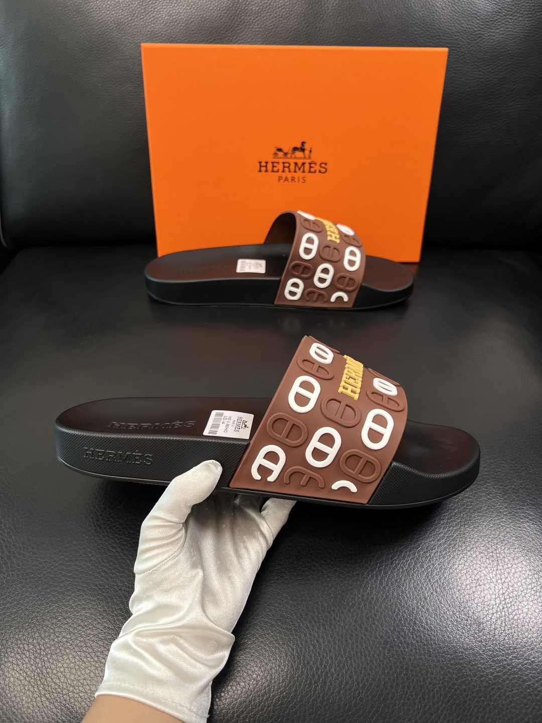 Hermes  高品质  顶级工艺品  爱马仕 拖鞋专柜同步发售原厂配置，意大利进口原版面料，高品质拼接