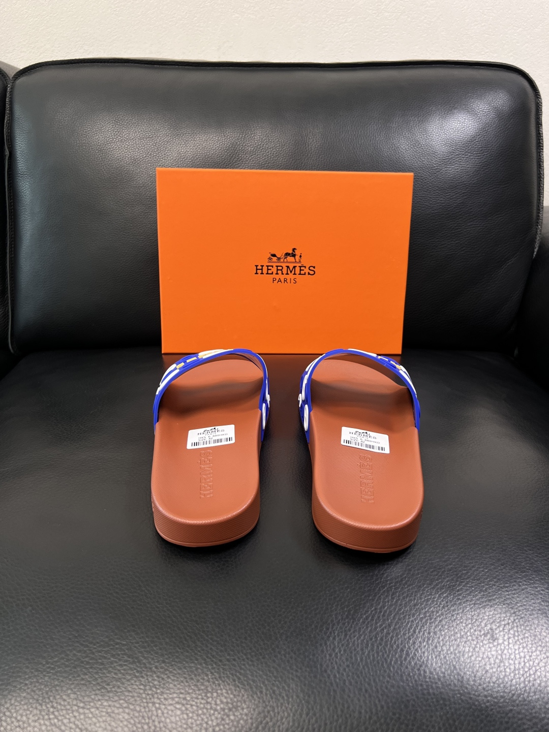 Hermes  高品质  顶级工艺品  爱马仕 拖鞋专柜同步发售原厂配置，意大利进口原版面料，高品质拼接