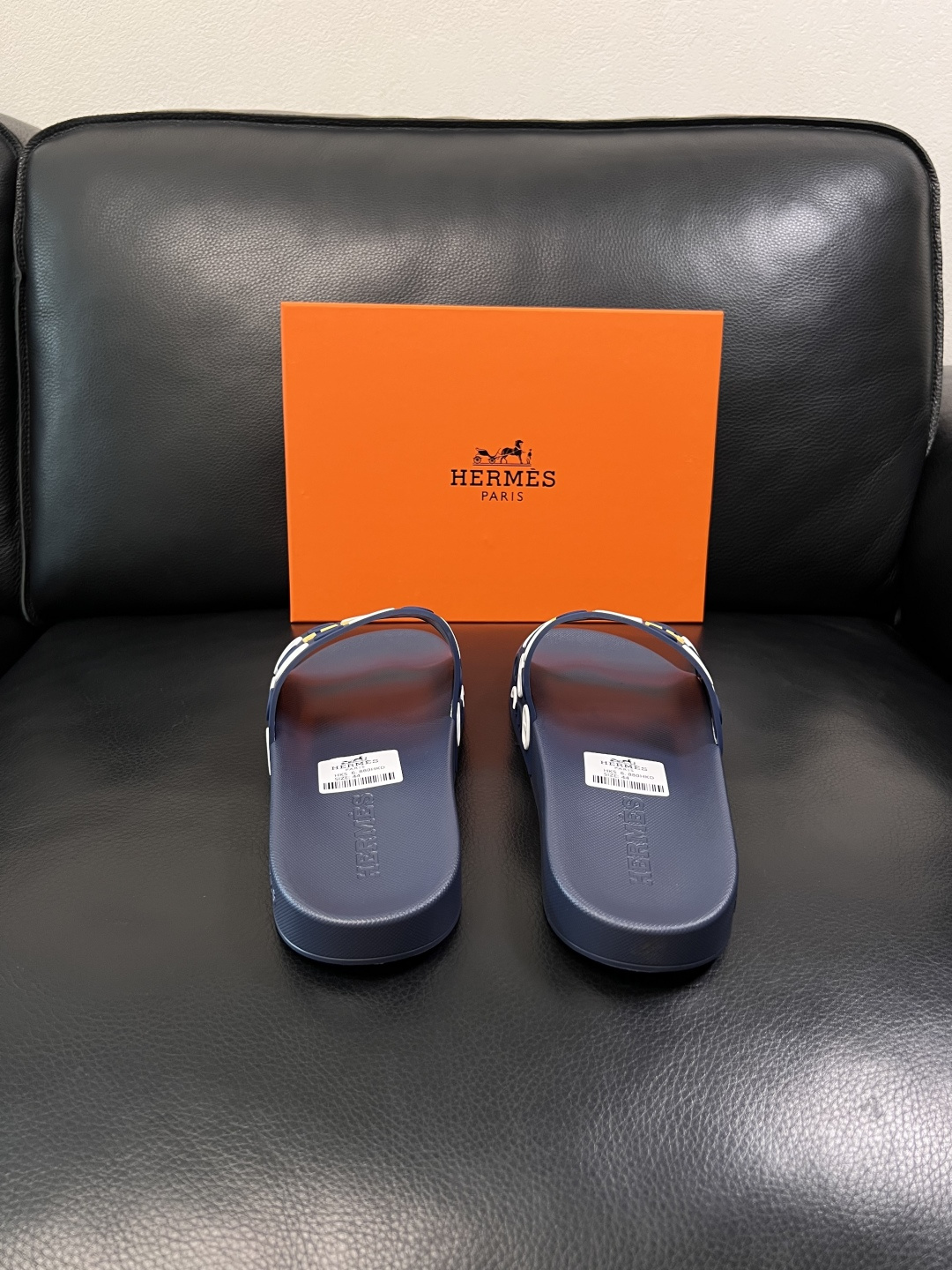 Hermes  高品质  顶级工艺品  爱马仕 拖鞋专柜同步发售原厂配置，意大利进口原版面料，高品质拼接