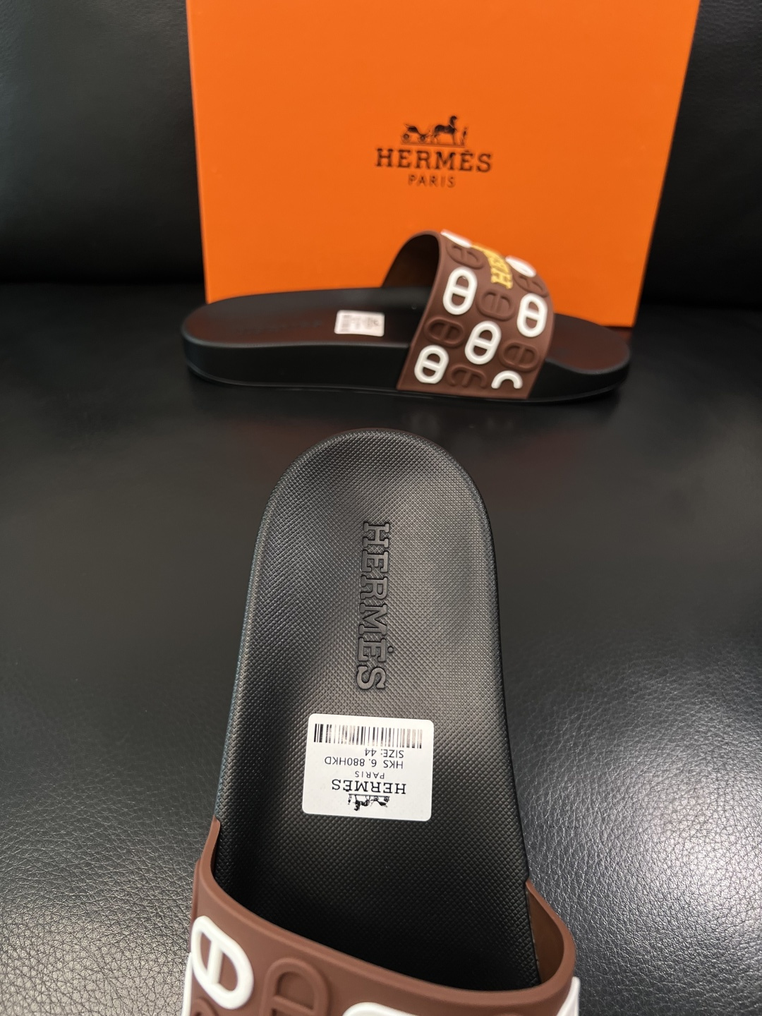 Hermes  高品质  顶级工艺品  爱马仕 拖鞋专柜同步发售原厂配置，意大利进口原版面料，高品质拼接