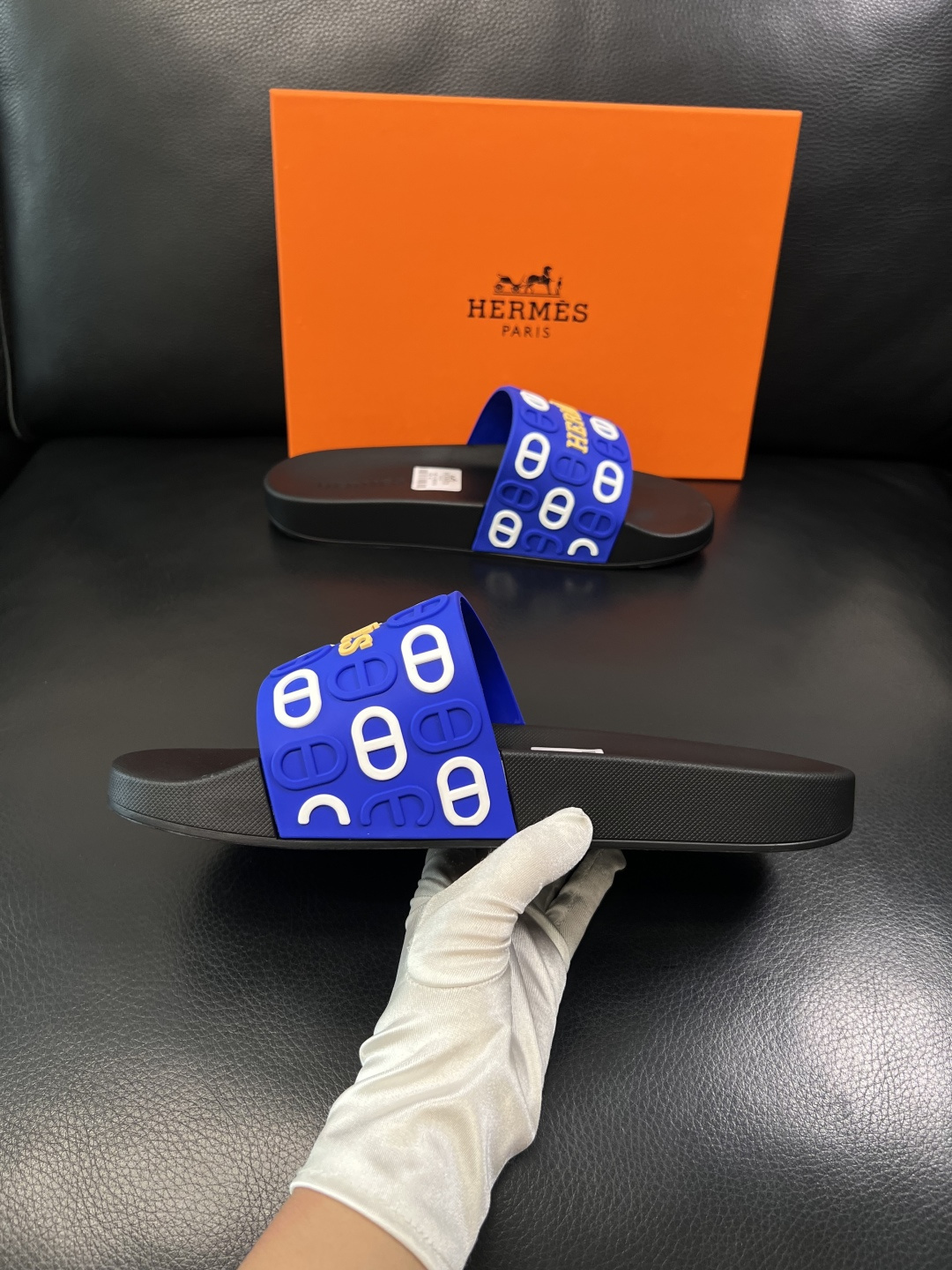 Hermes  高品质  顶级工艺品  爱马仕 拖鞋专柜同步发售原厂配置，意大利进口原版面料，高品质拼接