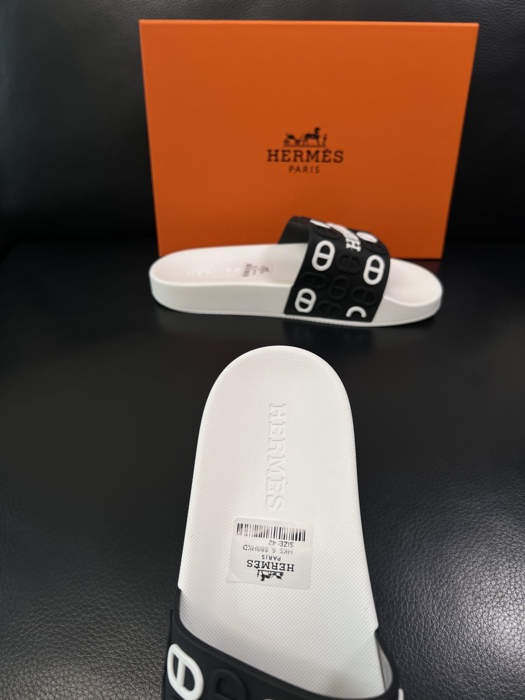 Hermes  高品质  顶级工艺品  爱马仕 拖鞋专柜同步发售原厂配置，意大利进口原版面料，高品质拼接