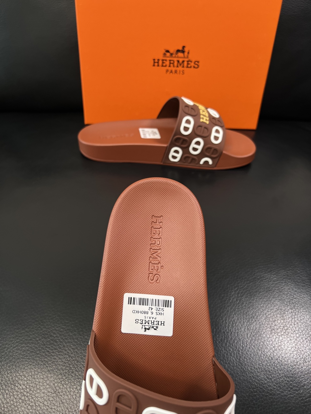 Hermes  高品质  顶级工艺品  爱马仕 拖鞋专柜同步发售原厂配置，意大利进口原版面料，高品质拼接