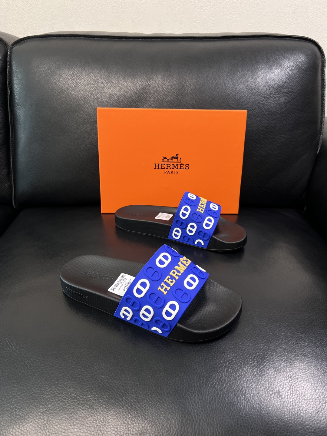 Hermes  高品质  顶级工艺品  爱马仕 拖鞋专柜同步发售原厂配置，意大利进口原版面料，高品质拼接