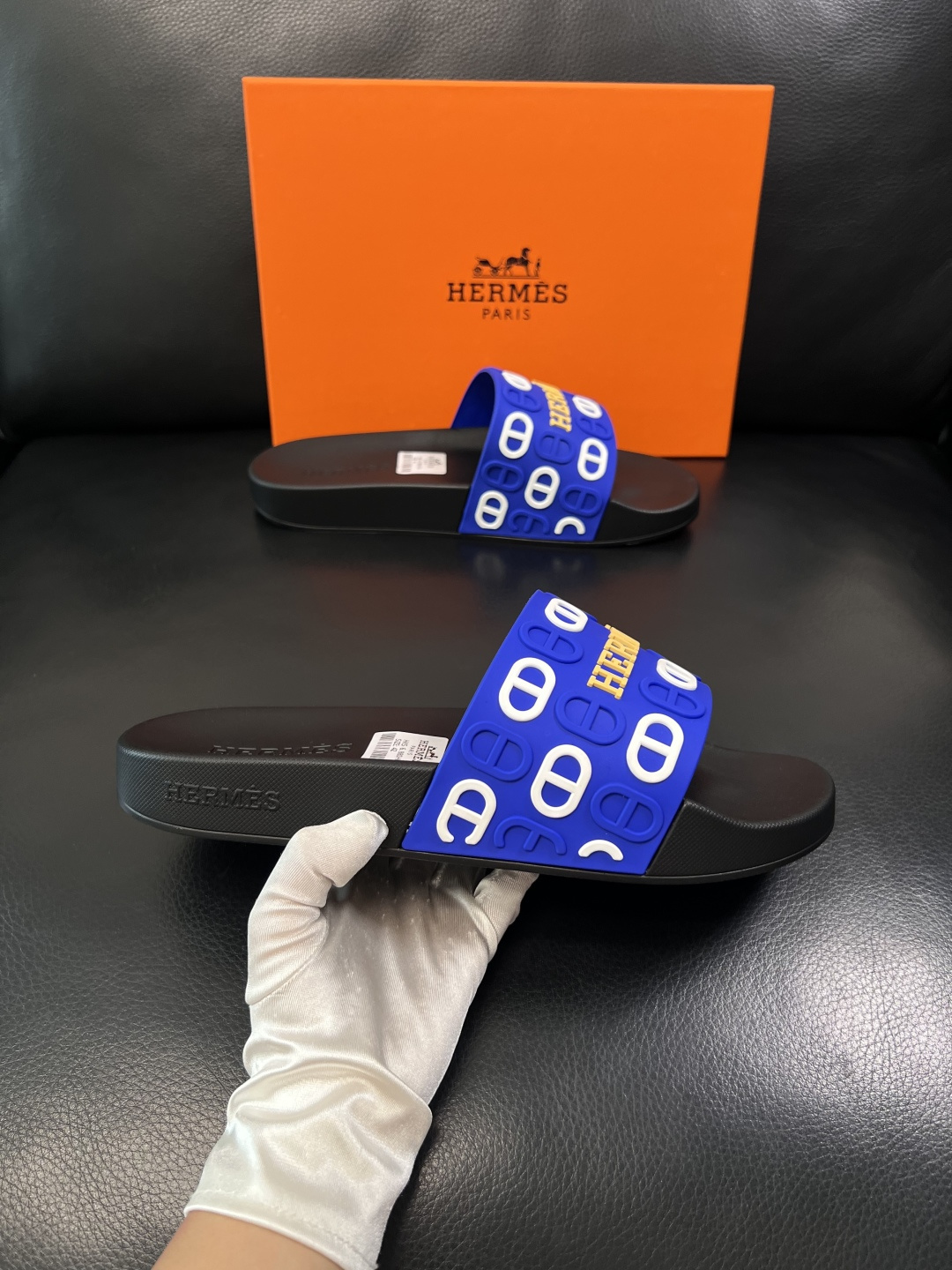 Hermes  高品质  顶级工艺品  爱马仕 拖鞋专柜同步发售原厂配置，意大利进口原版面料，高品质拼接
