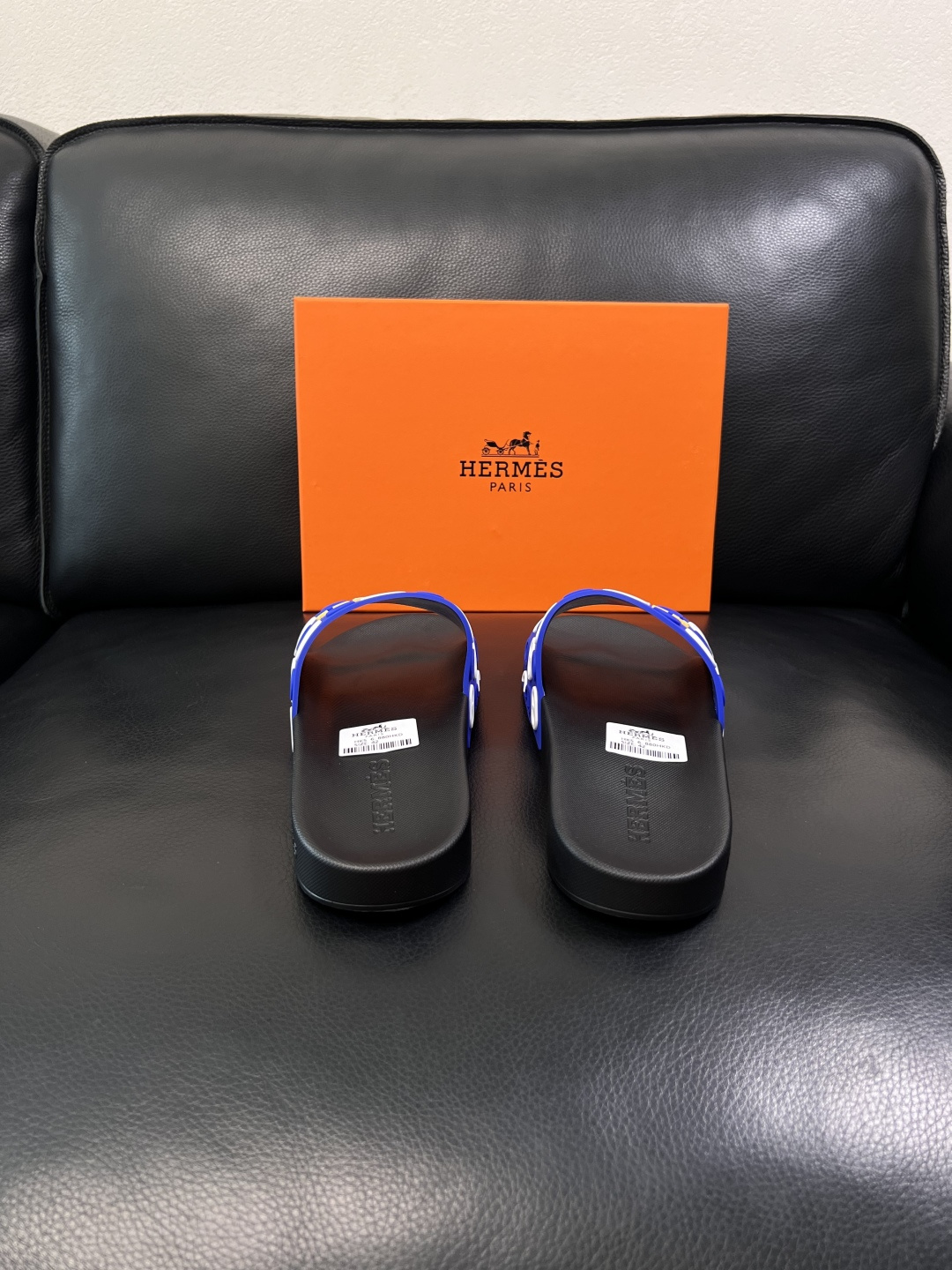 Hermes  高品质  顶级工艺品  爱马仕 拖鞋专柜同步发售原厂配置，意大利进口原版面料，高品质拼接