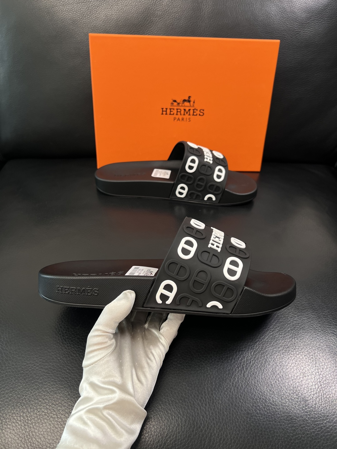 Hermes  高品质  顶级工艺品  爱马仕 拖鞋专柜同步发售原厂配置，意大利进口原版面料，高品质拼接