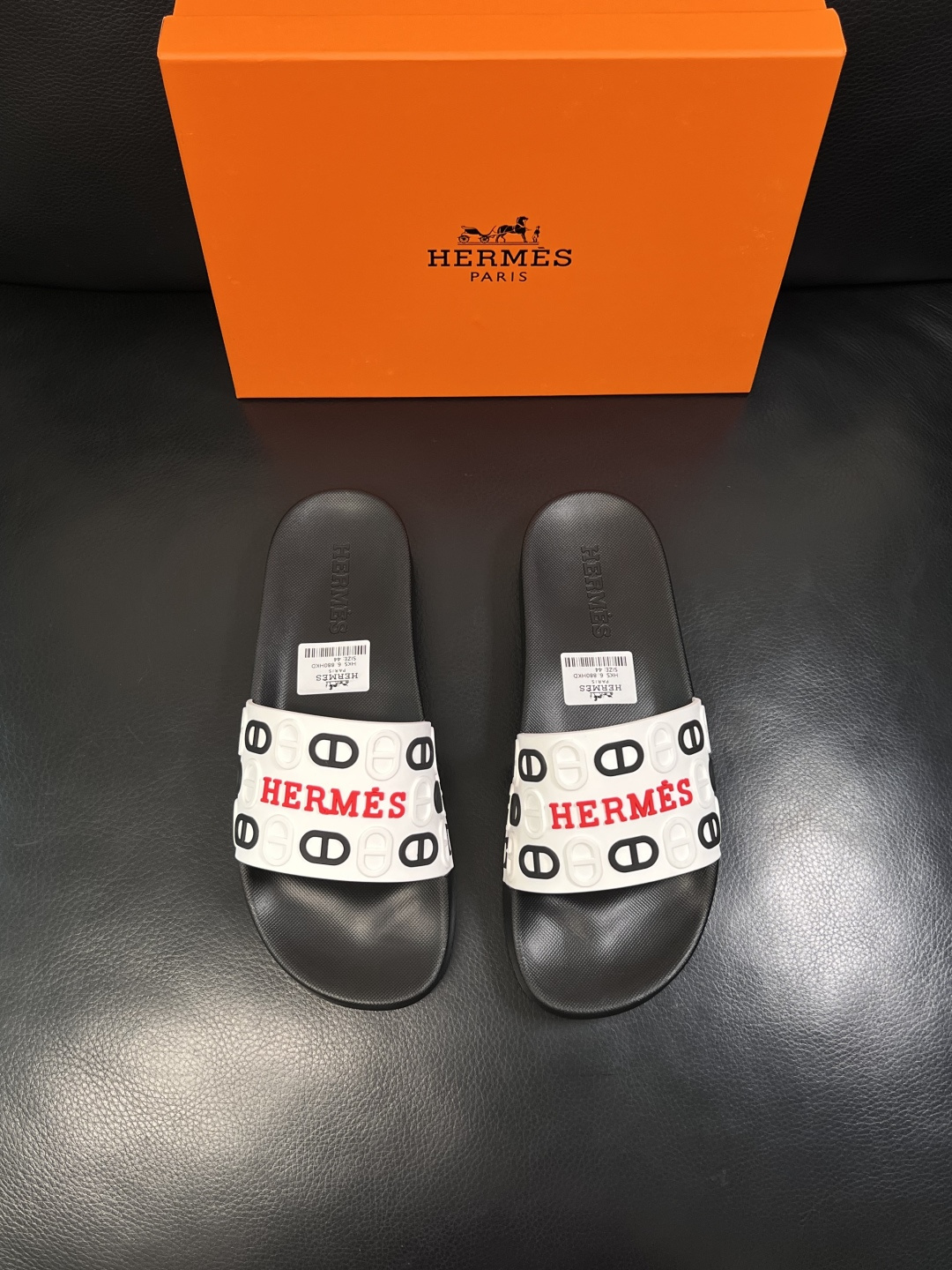 Hermes  高品质  顶级工艺品  爱马仕 拖鞋专柜同步发售原厂配置，意大利进口原版面料，高品质拼接