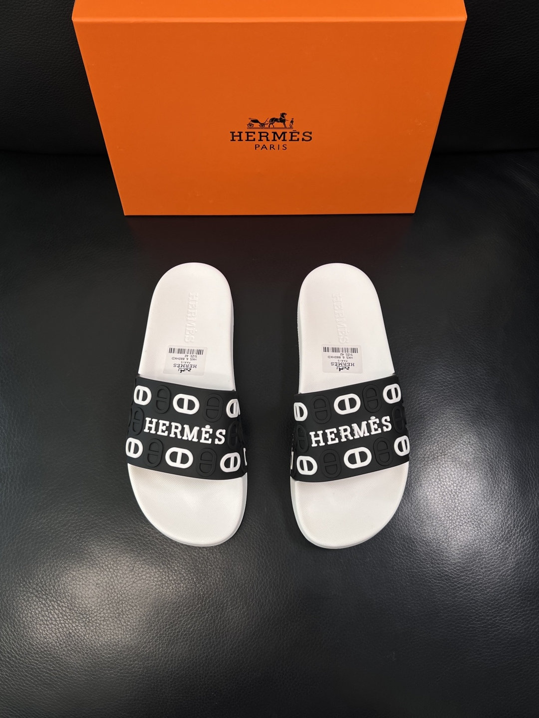 Hermes  高品质  顶级工艺品  爱马仕 拖鞋专柜同步发售原厂配置，意大利进口原版面料，高品质拼接