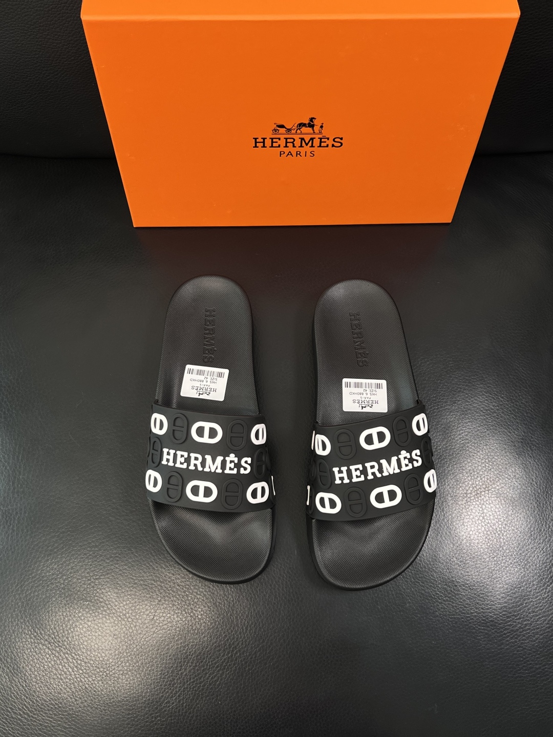 Hermes  高品质  顶级工艺品  爱马仕 拖鞋专柜同步发售原厂配置，意大利进口原版面料，高品质拼接