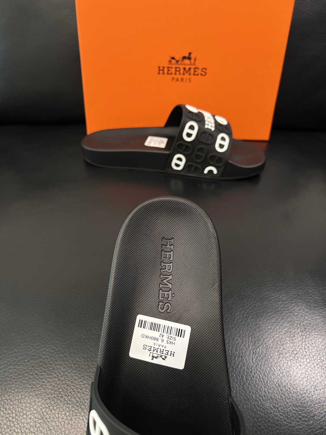 Hermes  高品质  顶级工艺品  爱马仕 拖鞋专柜同步发售原厂配置，意大利进口原版面料，高品质拼接