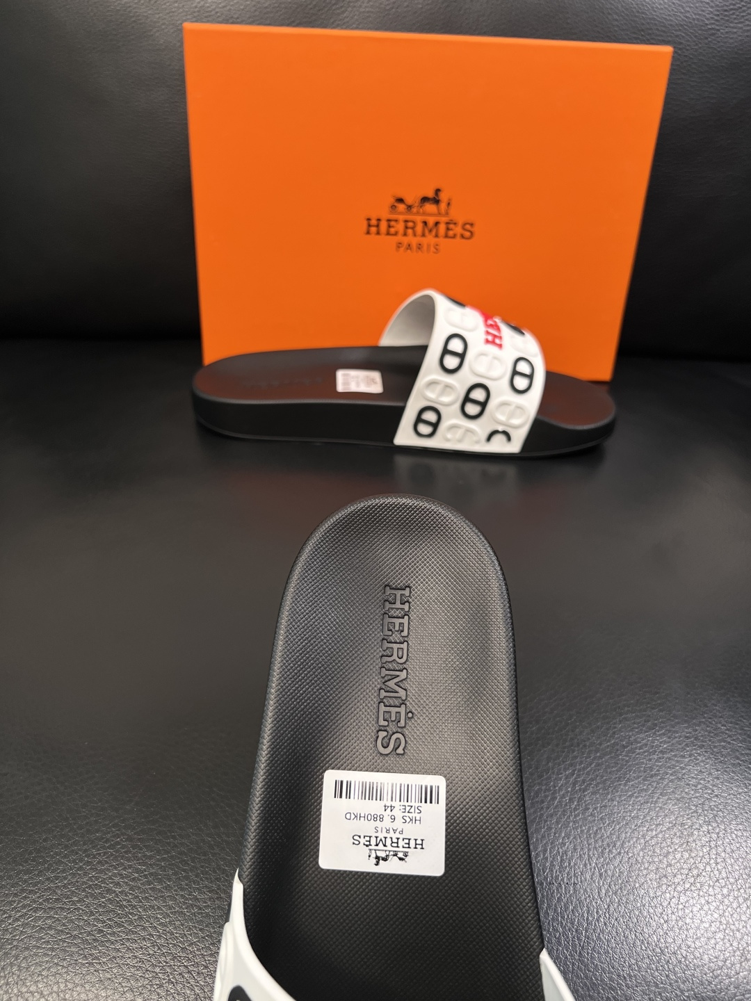 Hermes  高品质  顶级工艺品  爱马仕 拖鞋专柜同步发售原厂配置，意大利进口原版面料，高品质拼接