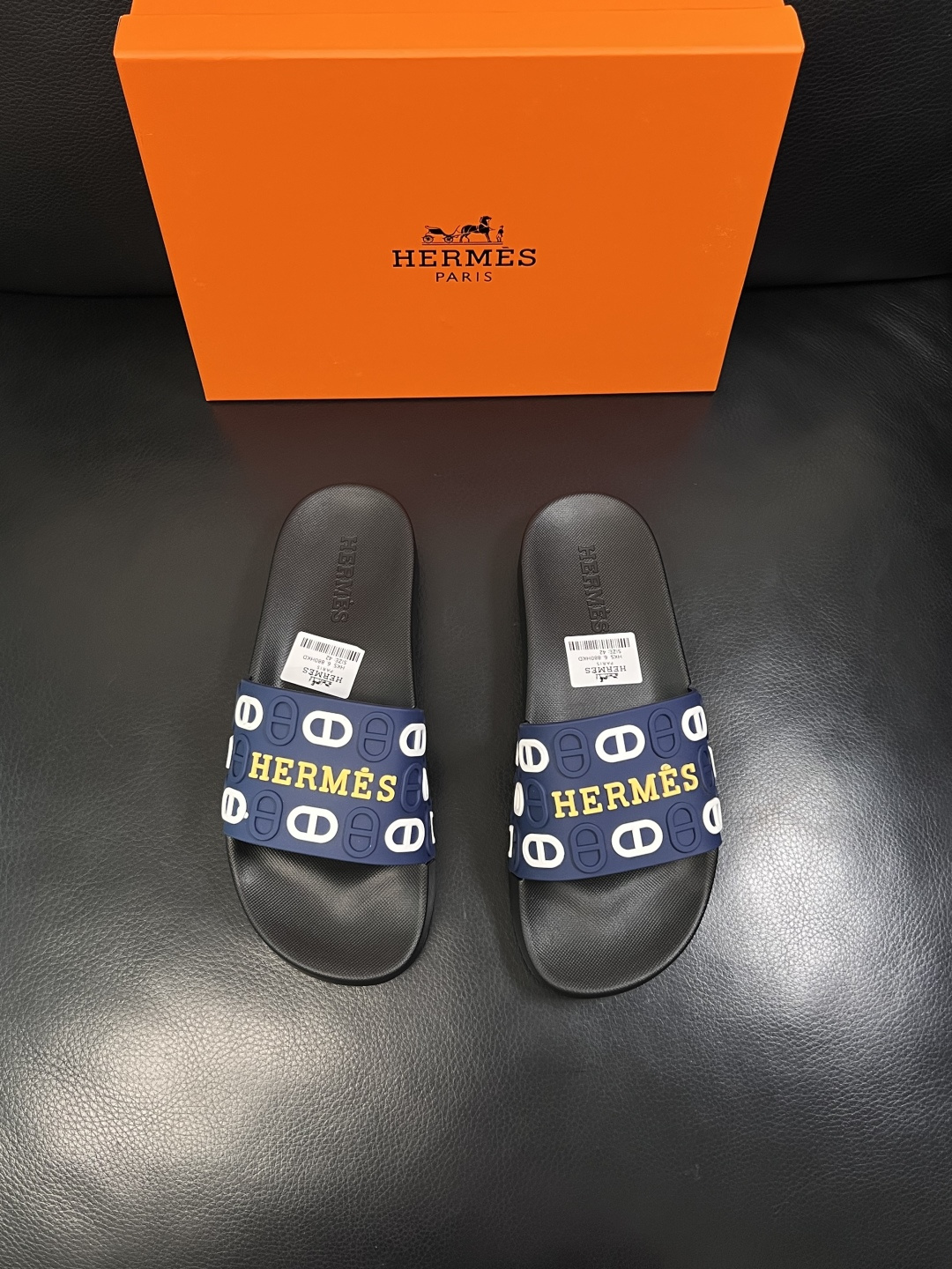 Hermes  高品质  顶级工艺品  爱马仕 拖鞋专柜同步发售原厂配置，意大利进口原版面料，高品质拼接