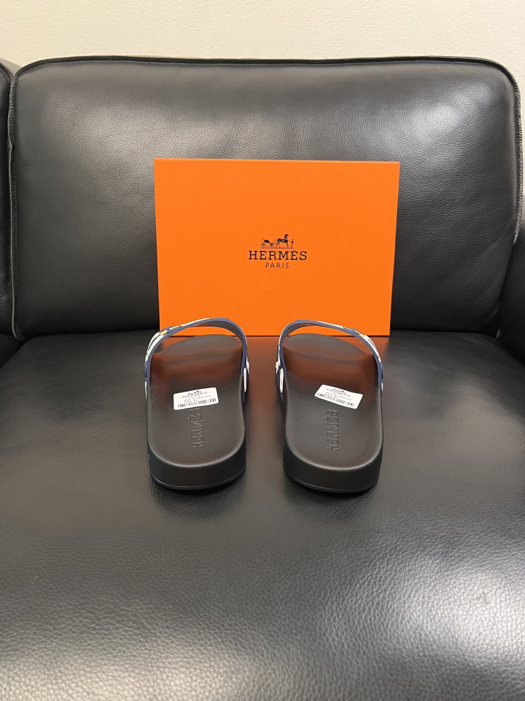 Hermes  高品质  顶级工艺品  爱马仕 拖鞋专柜同步发售原厂配置，意大利进口原版面料，高品质拼接