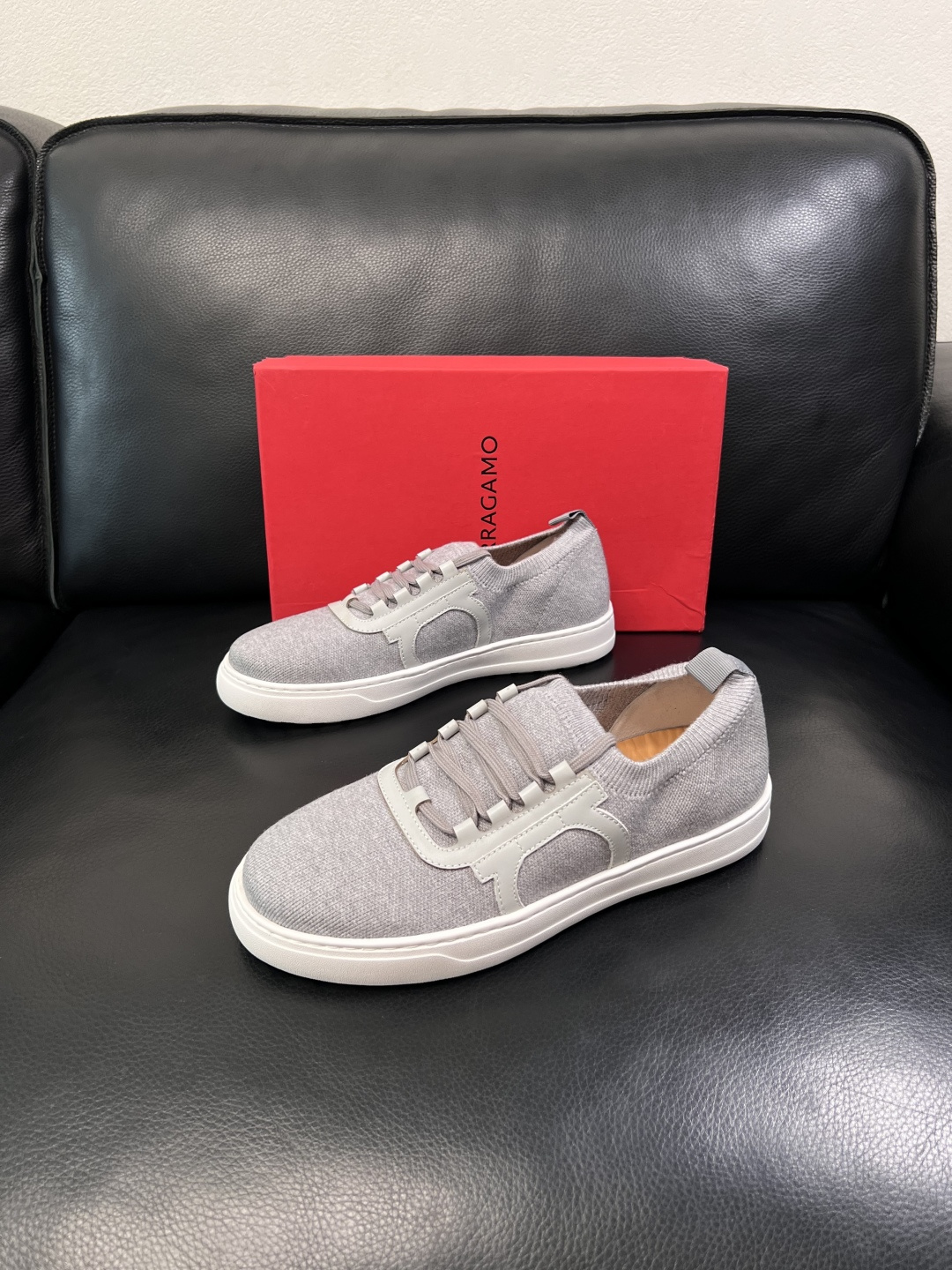 ⚠️只换码不退⚠️    Ferragamo  高品质   顶级工艺品  菲拉格慕  专柜新品同步，鞋面