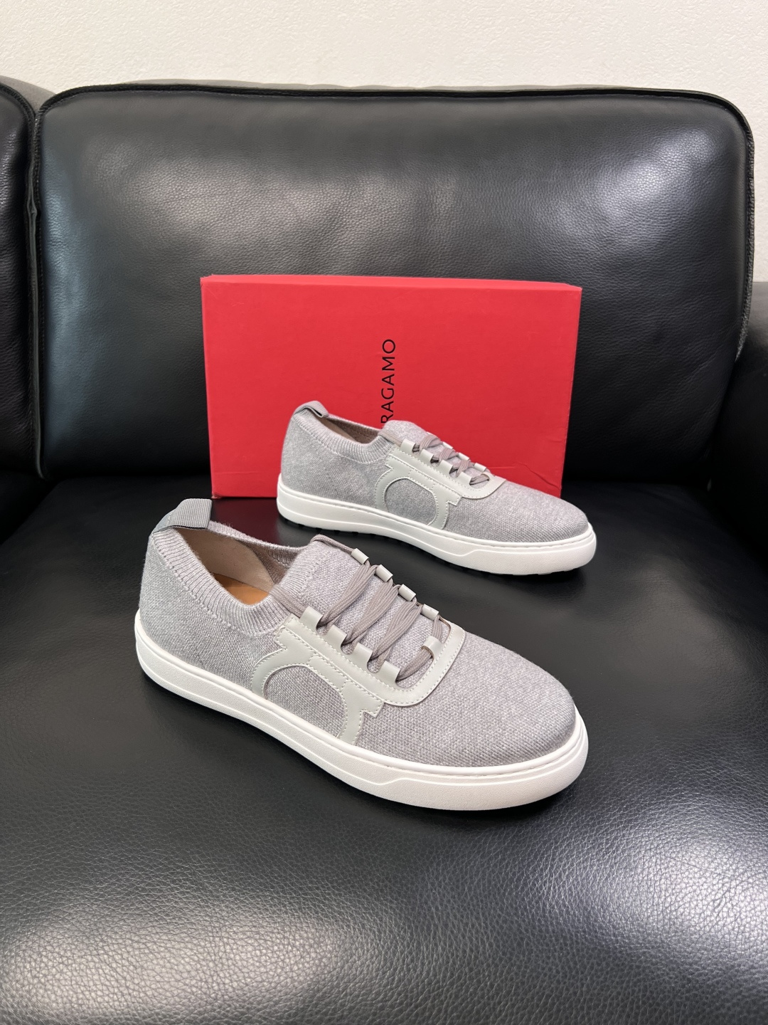 ⚠️只换码不退⚠️    Ferragamo  高品质   顶级工艺品  菲拉格慕  专柜新品同步，鞋面