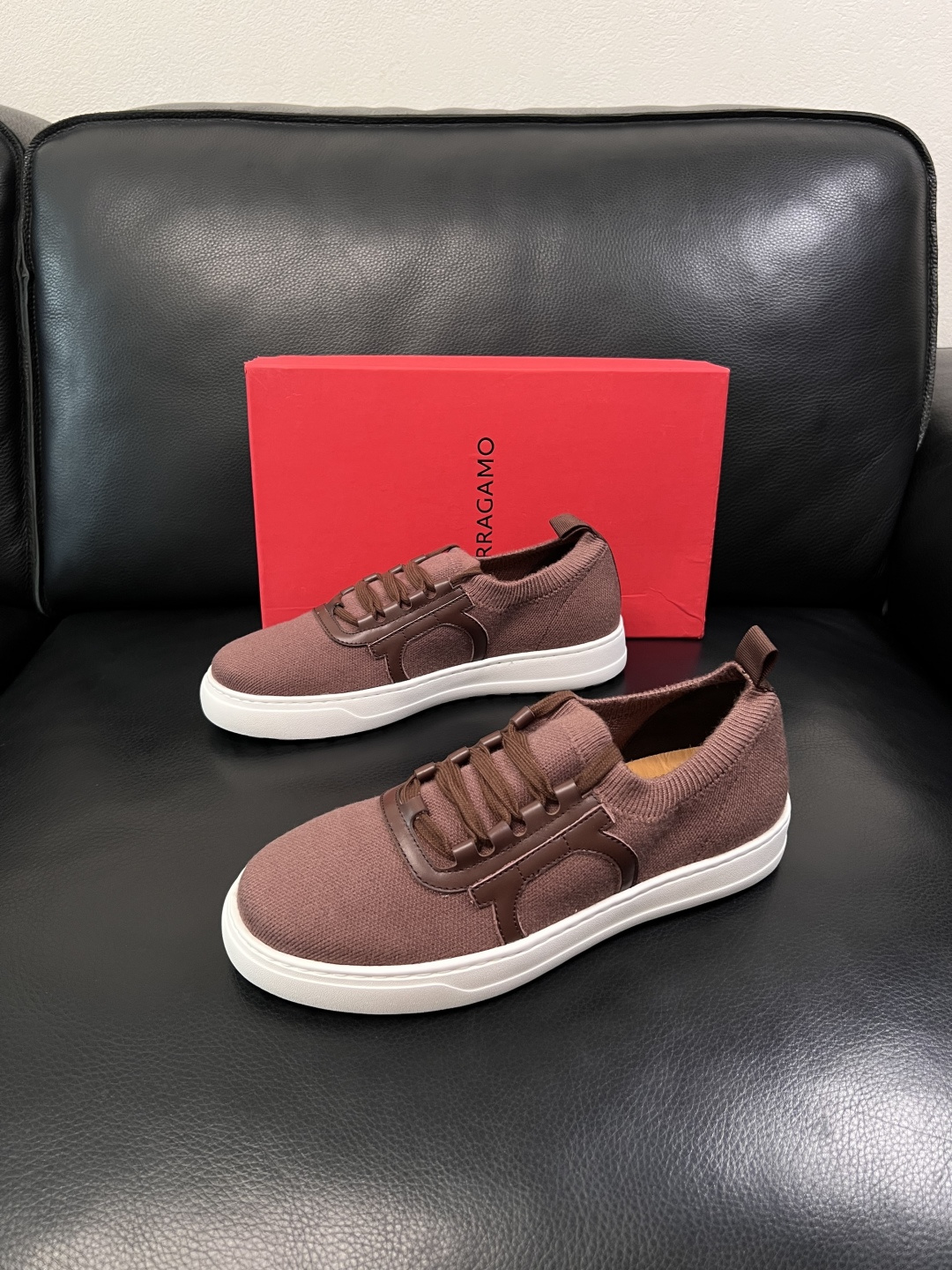 ⚠️只换码不退⚠️    Ferragamo  高品质   顶级工艺品  菲拉格慕  专柜新品同步，鞋面