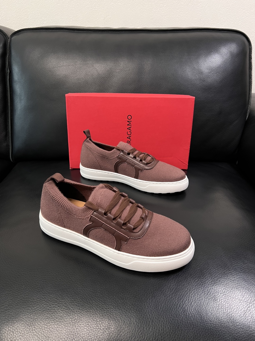 ⚠️只换码不退⚠️    Ferragamo  高品质   顶级工艺品  菲拉格慕  专柜新品同步，鞋面