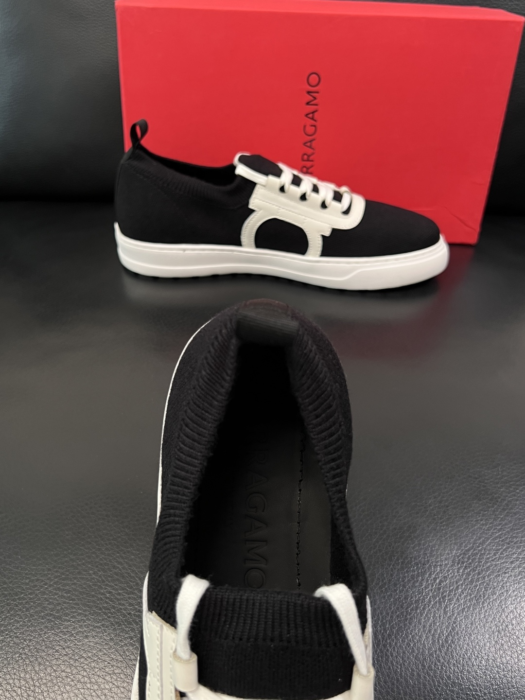 ⚠️只换码不退⚠️    Ferragamo  高品质   顶级工艺品  菲拉格慕  专柜新品同步，鞋面