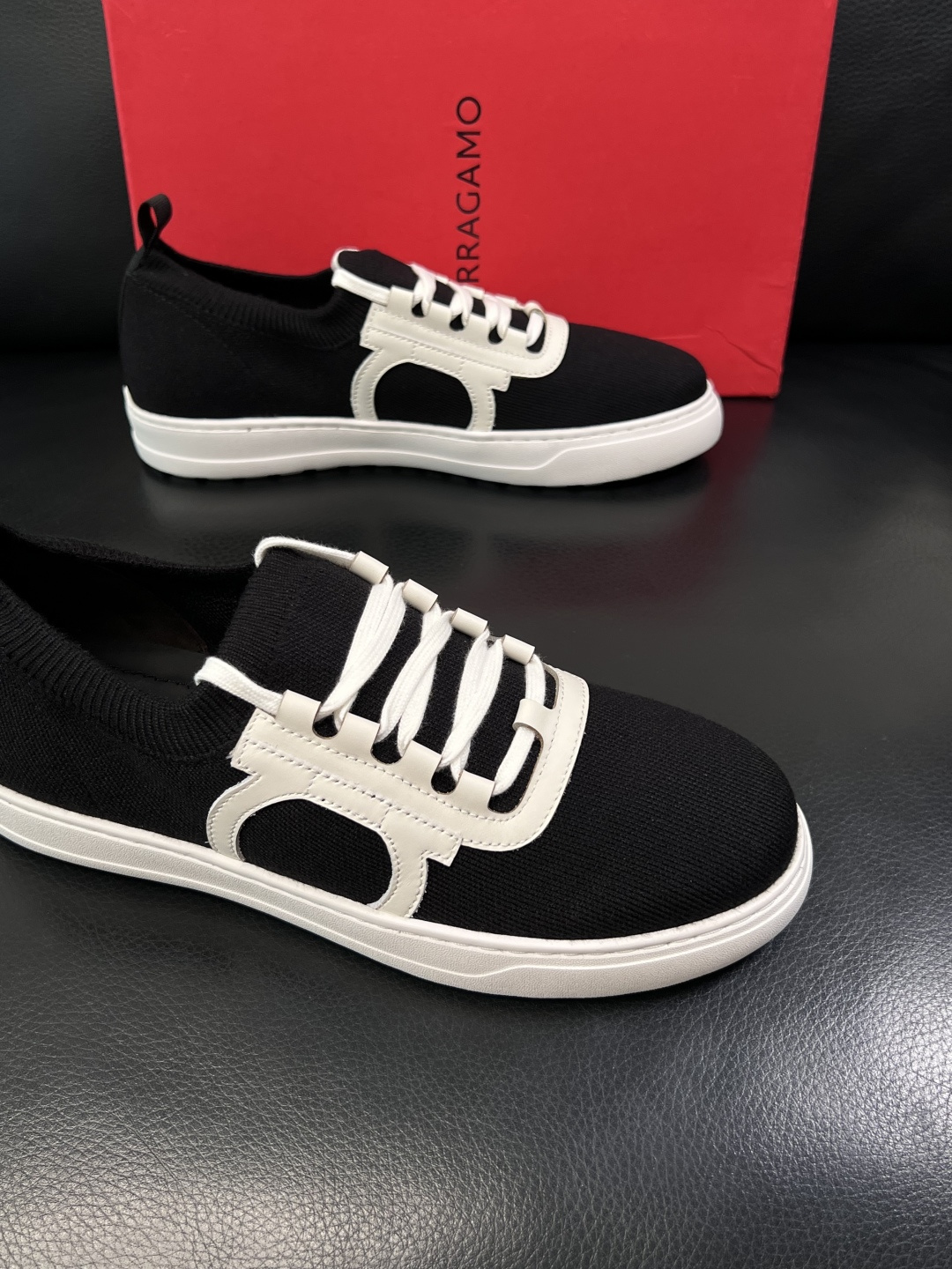 ⚠️只换码不退⚠️    Ferragamo  高品质   顶级工艺品  菲拉格慕  专柜新品同步，鞋面