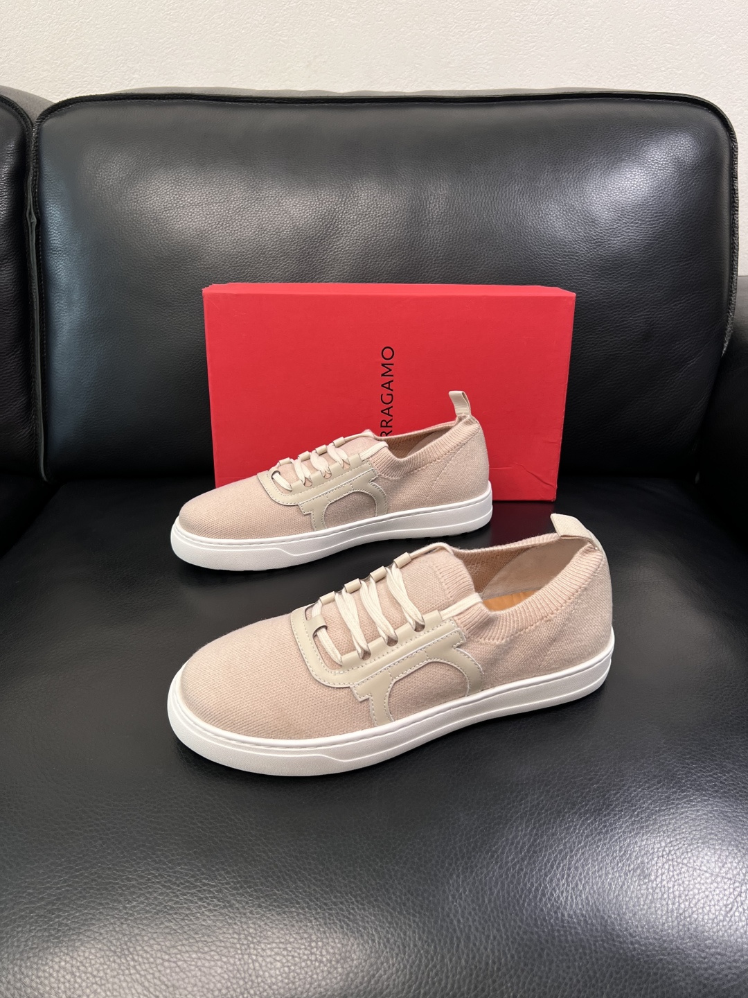 ⚠️只换码不退⚠️    Ferragamo  高品质   顶级工艺品  菲拉格慕  专柜新品同步，鞋面