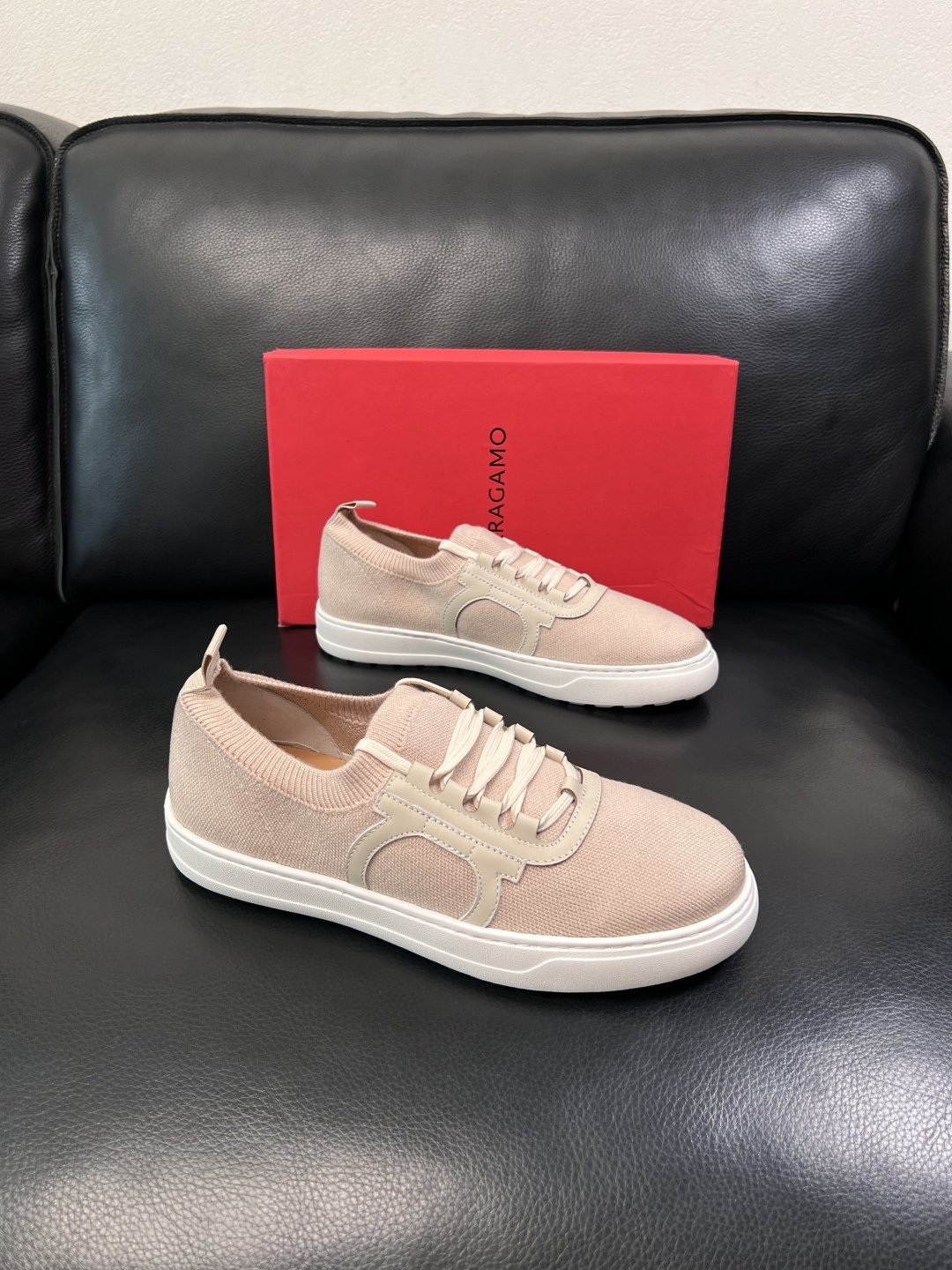 NO:854721,Only code exchanges will not be returned Ferragamo High-quality top handicrafts Ferragamo counter new products synchronized, uppers are imported cowhide fabrics from Italy, imported water-dyed cowhide linings, soles are specially provided by the original factory, exclusive movable molded soles are super comfortable, original factory and single goods, high quality, welcome to compare, code number 39-44,,ferragamo,ferragamo,cowhide19860909只换码不退 Ferragamo 高品质顶级工艺品 菲拉格慕 专柜新品同步,鞋面意大利进口牛皮面料,进口水染牛皮内里垫,鞋底原厂特供原版底,独家活动成型底超级舒适,原厂跟单货, 高品质,欢迎对比,码数 39-44,,ferragamo,ferragamo,cowhide,Men's shoes