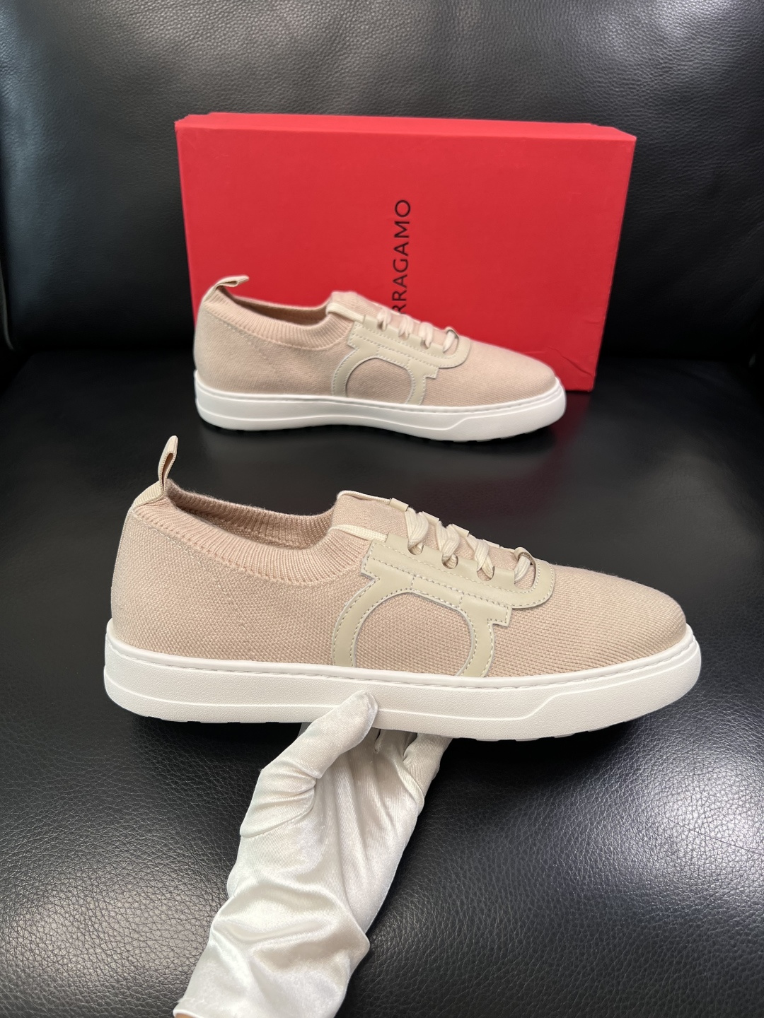 ⚠️只换码不退⚠️    Ferragamo  高品质   顶级工艺品  菲拉格慕  专柜新品同步，鞋面