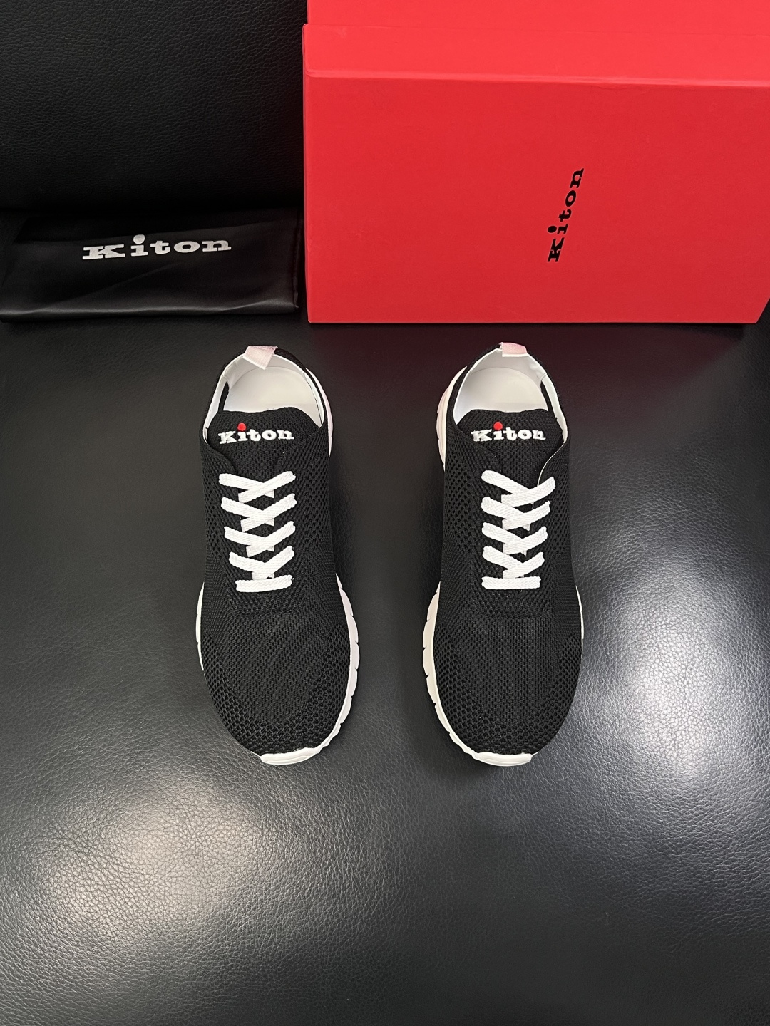 kiton  高品质   顶级工艺品  专柜新品同步，鞋面意大利进口飞织面料，进口水染牛皮内里垫，鞋底：