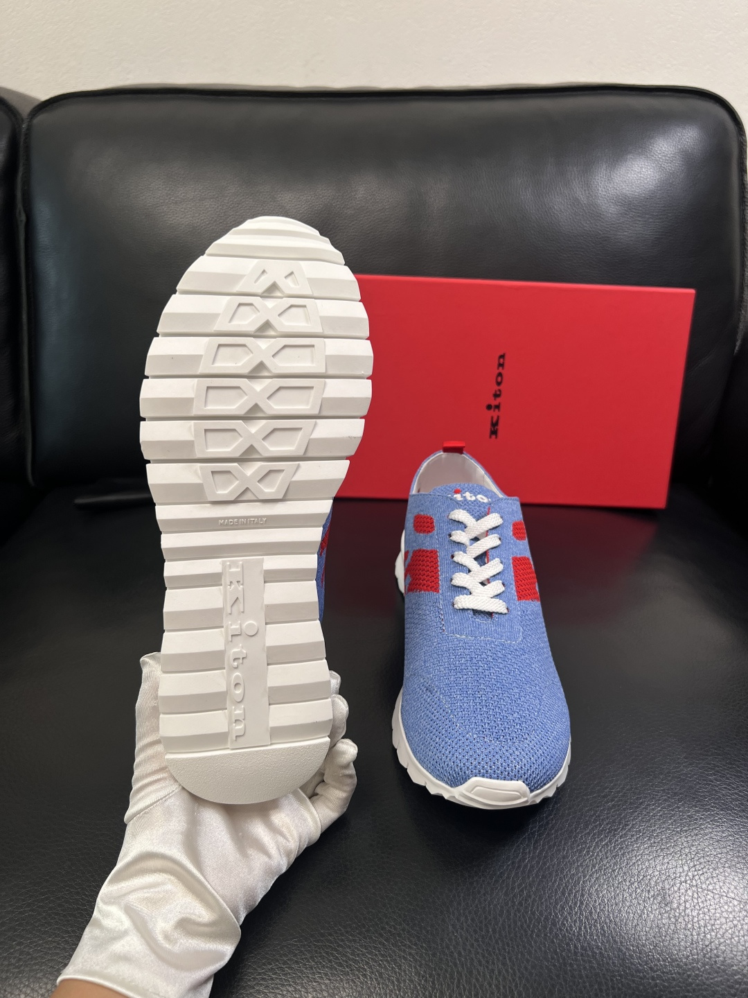 kiton  高品质   顶级工艺品  专柜新品同步，鞋面意大利进口飞织面料，进口水染牛皮内里垫，鞋底：
