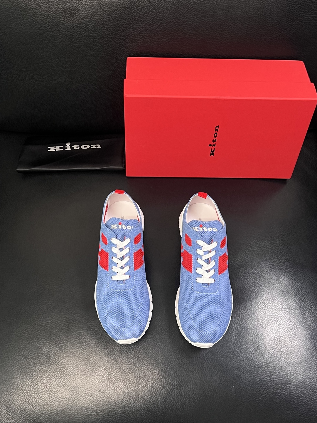 kiton  高品质   顶级工艺品  专柜新品同步，鞋面意大利进口飞织面料，进口水染牛皮内里垫，鞋底：