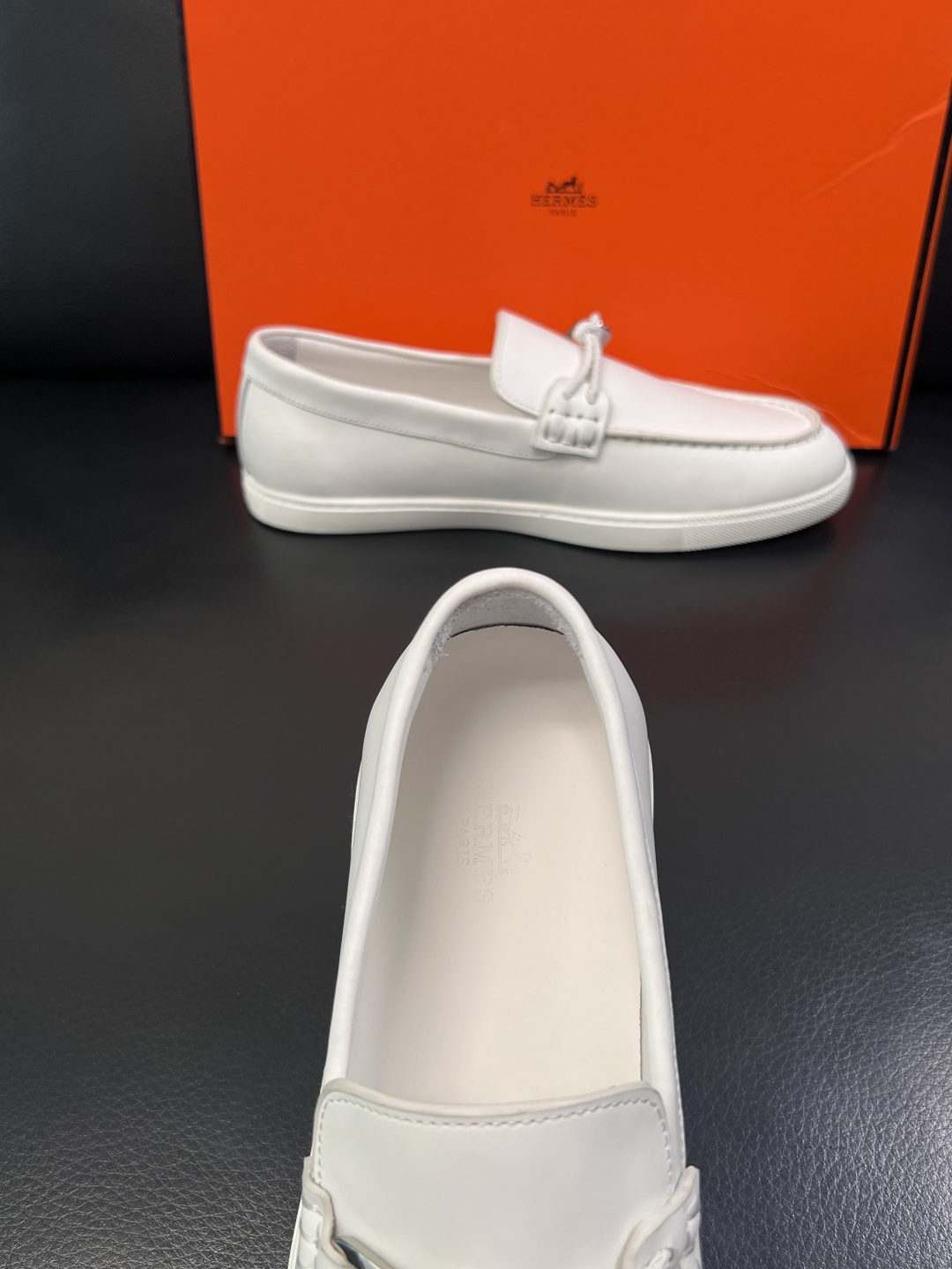 Hermes  高品质  顶级工艺品  爱马仕 专柜同步发售原厂配置，意大利进口原版牛皮面料，高品质拼接
