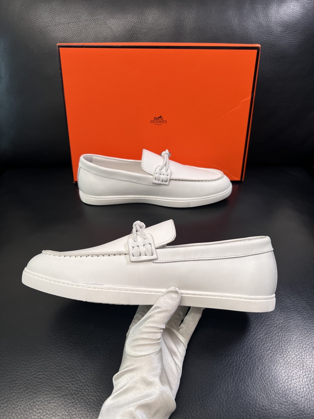 Hermes  高品质  顶级工艺品  爱马仕 专柜同步发售原厂配置，意大利进口原版牛皮面料，高品质拼接
