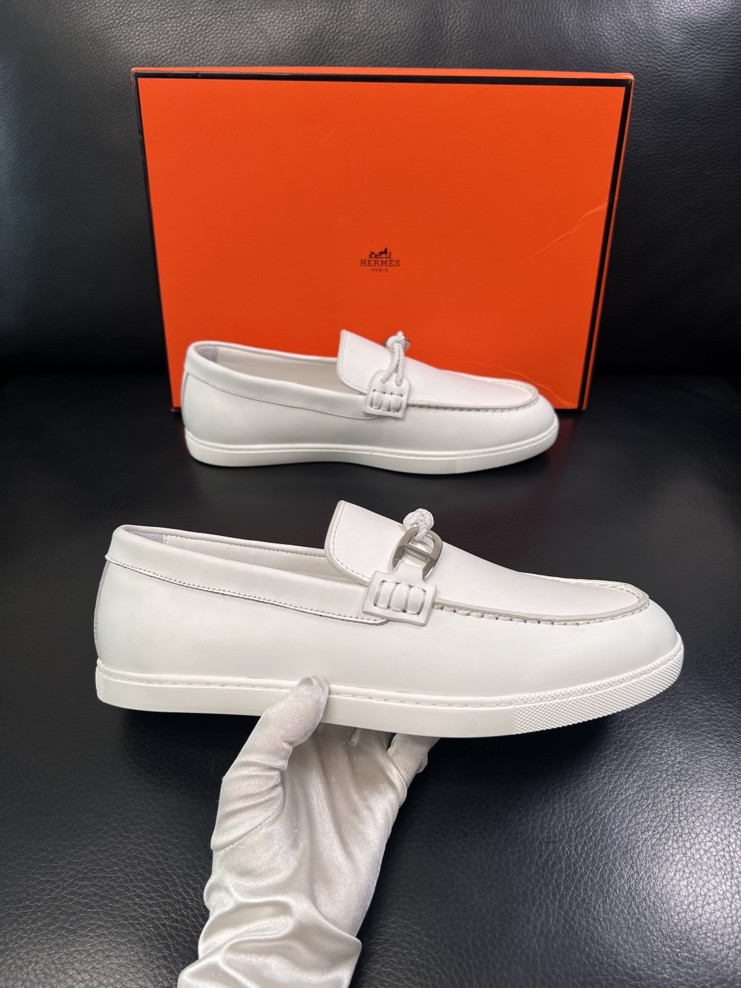 Hermes  高品质  顶级工艺品  爱马仕 专柜同步发售原厂配置，意大利进口原版牛皮面料，高品质拼接