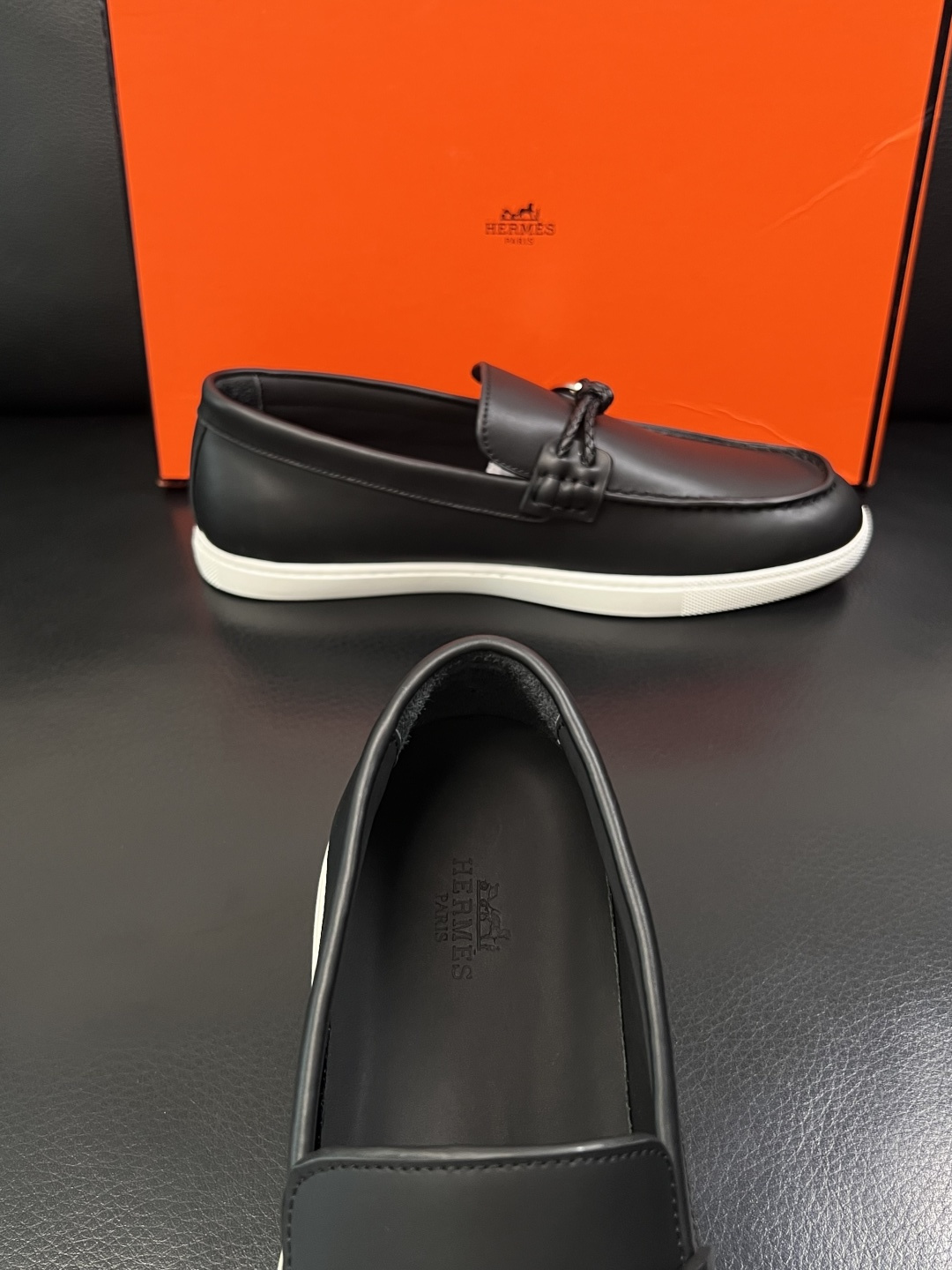 Hermes  高品质  顶级工艺品  爱马仕 专柜同步发售原厂配置，意大利进口原版牛皮面料，高品质拼接