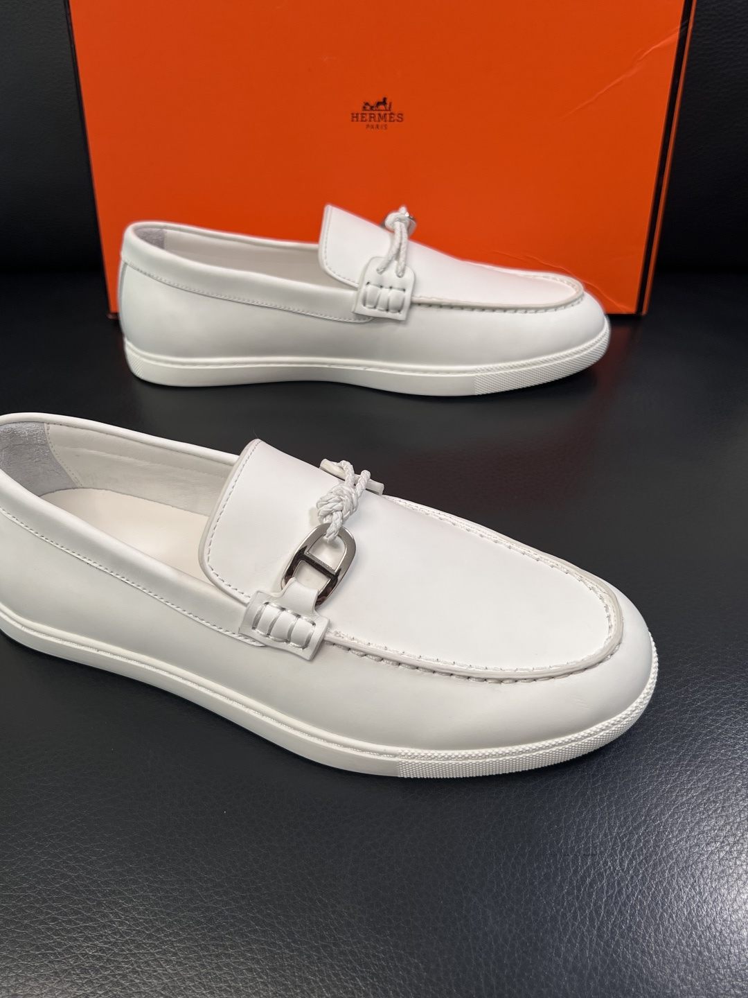 Hermes  高品质  顶级工艺品  爱马仕 专柜同步发售原厂配置，意大利进口原版牛皮面料，高品质拼接