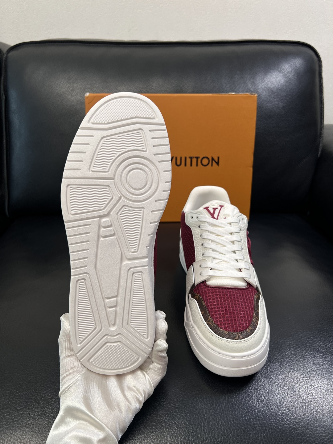 Lv  高品质  顶级工艺品  路易威登，运动板鞋专柜同步，鞋面意大利进口，高品质拼接缤纷色彩复杂工艺品