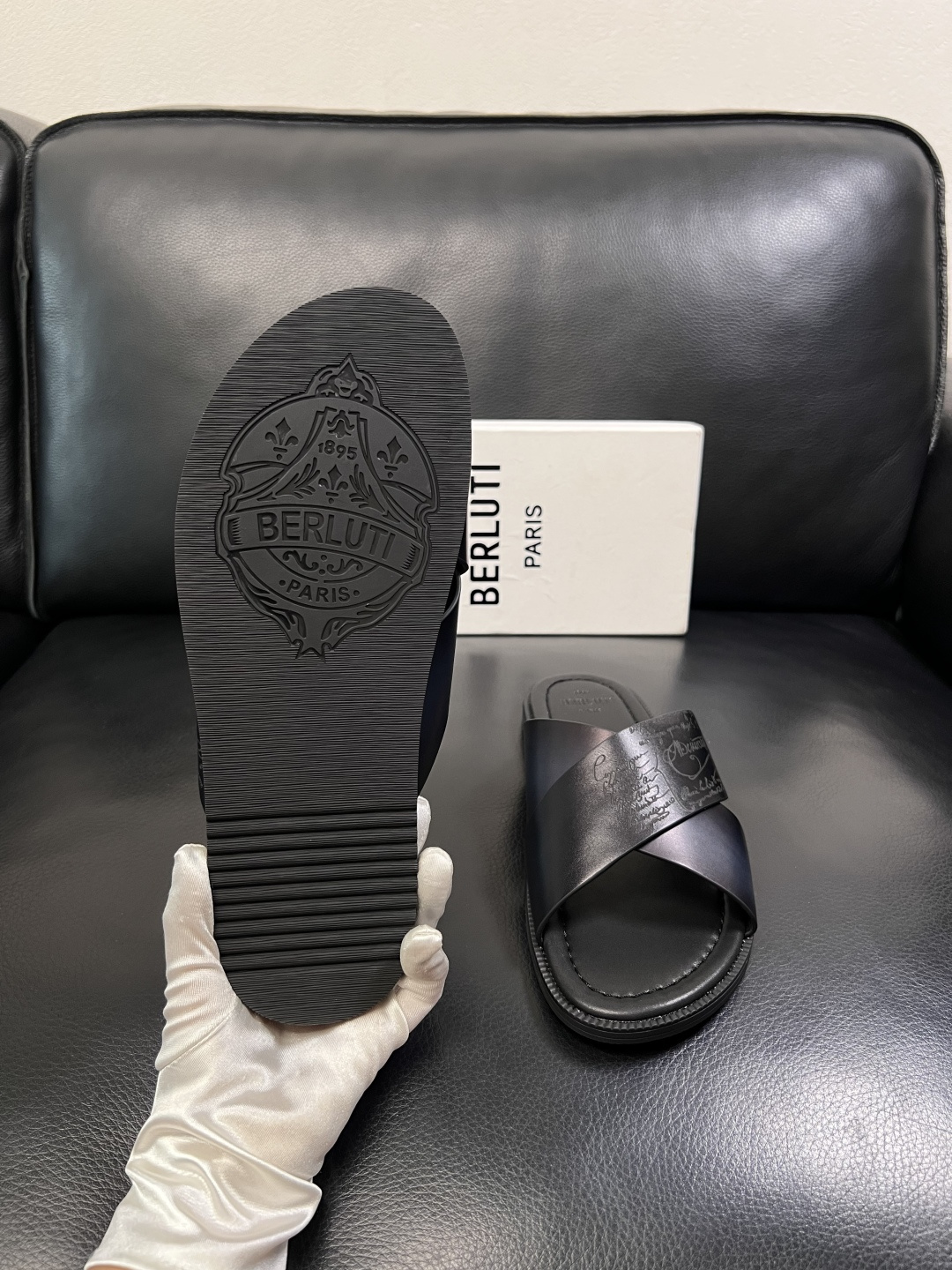 Berluti  高品质  顶级工艺品  布鲁提  拖鞋专柜同步发售原厂配置，意大利进口牛皮面料，全进口
