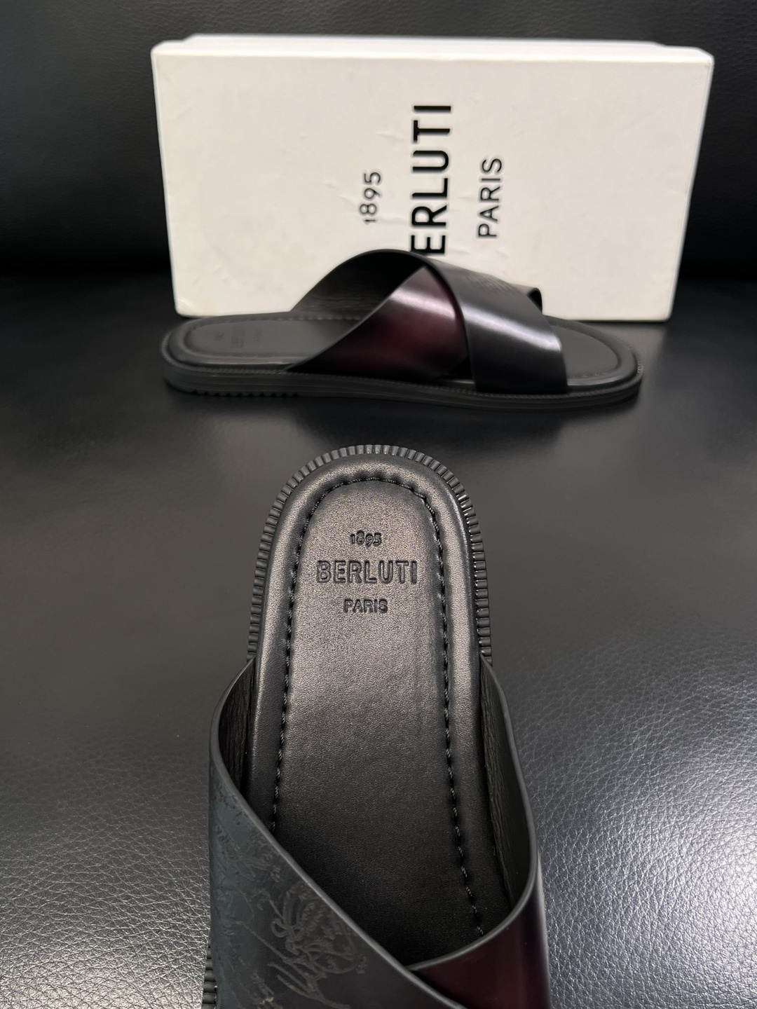 Berluti  高品质  顶级工艺品  布鲁提  拖鞋专柜同步发售原厂配置，意大利进口牛皮面料，全进口